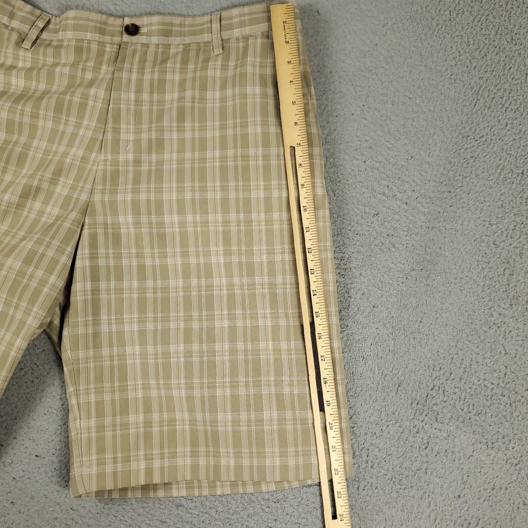 Nike VINTAGE Nike Men's Chino Shorts Size 36 Beige Plaid Flat Front Casual Summer Authentic Size US 36 / EU 52 - 6 Thumbnail
