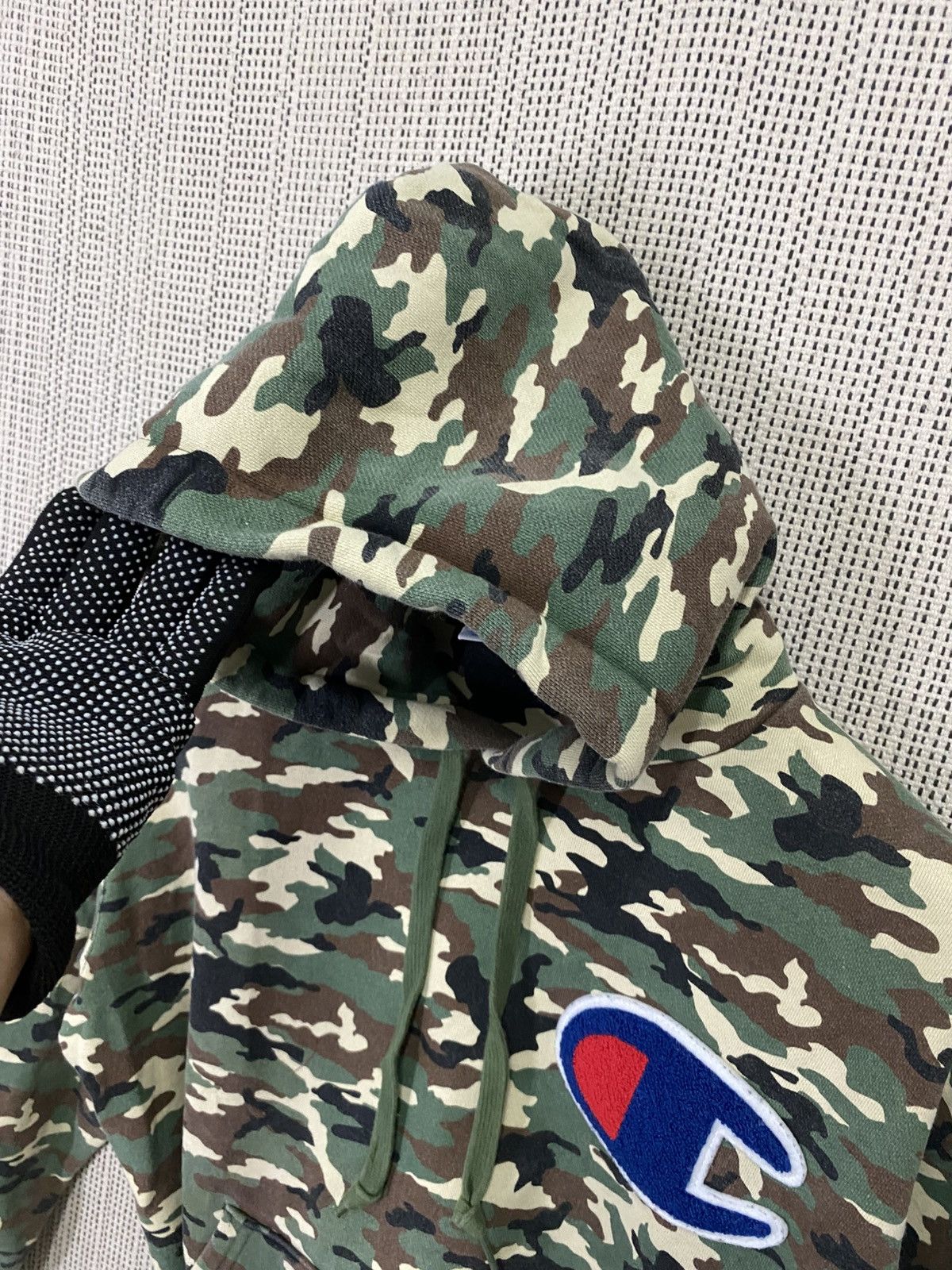 Champion Vintage champion big logo camo hoodie Size US L / EU 52-54 / 3 - 6 Thumbnail