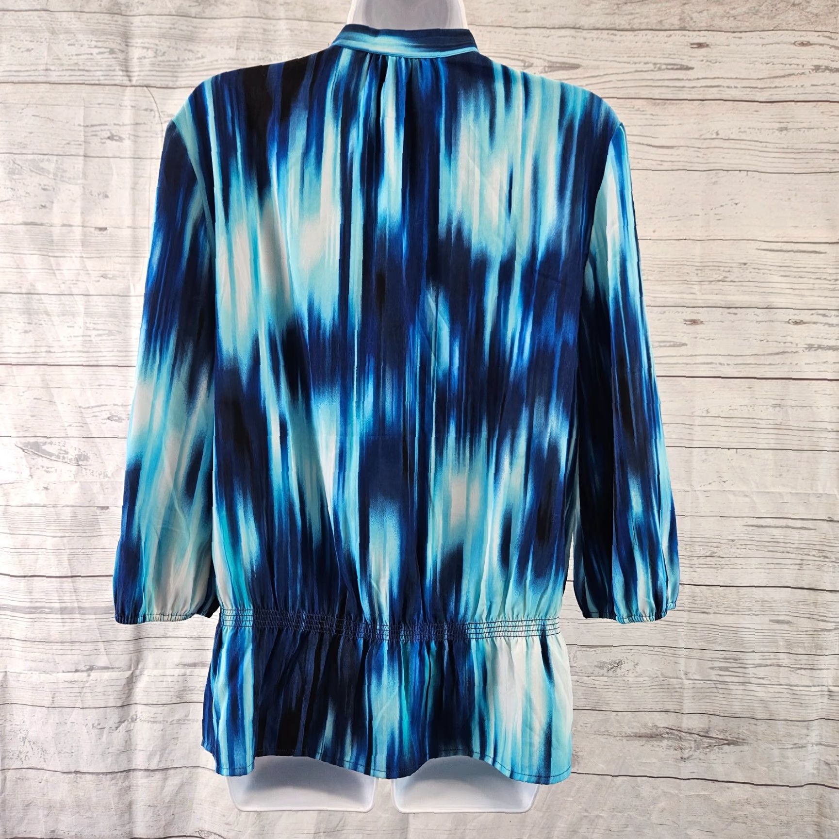 Vintage Chicos Womens Button Front Top Sz Medium Blue White 3/4 Sleeve Shirt Womens Medium Blue White 3/4 Sleeve Size M / US 6-8 / IT 42-44 - 4 Thumbnail