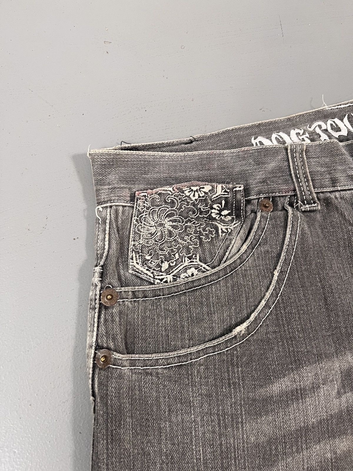 Dogtown Crazy vintage dragon 🐉 embroidered dogtwown jort Size US 34 / EU 50 - 10 Thumbnail