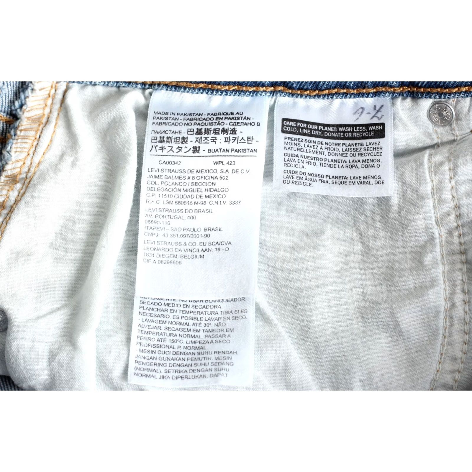 Levi's VINTAGE LEVI’S PREMIUM Big E Button Thru Mom Denim Skirt Women 30 Blue Midi Skirt Womens Size 30" / US 8 / IT 44 - 7 Thumbnail