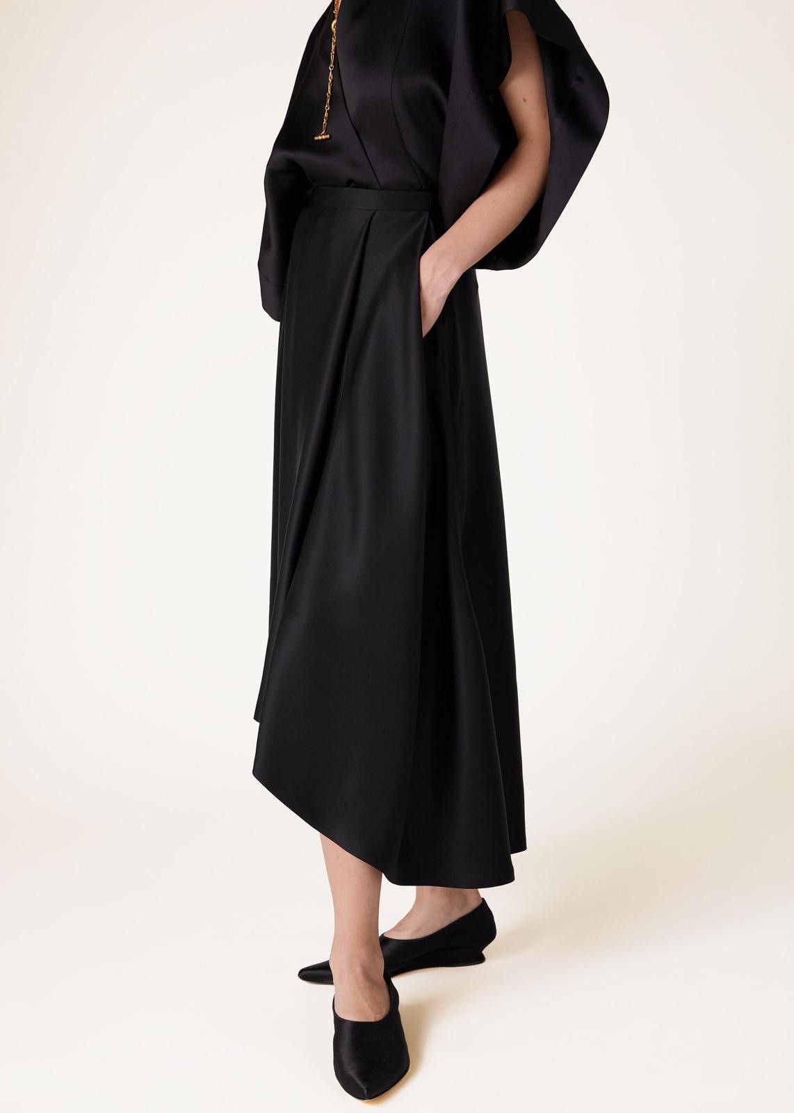 Loro Piana o1srvl11e0225 FAN8264 Satin Mireille Miel Skirt in Black Size 28" / US 6 / IT 42 - 7 Thumbnail