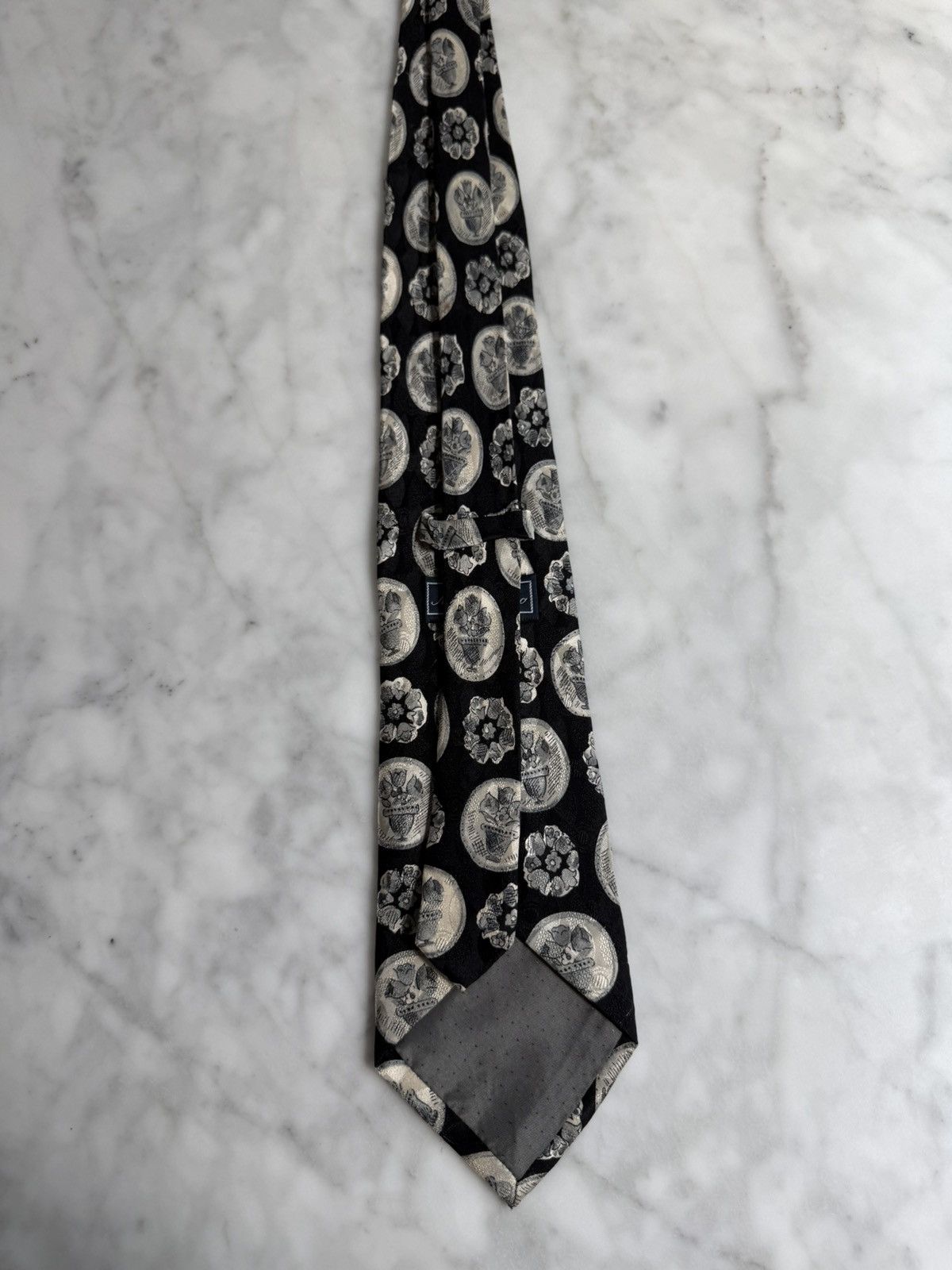 Other Vintage Black Medallion Print Silk Tie Italian Neoclassical Size ONE SIZE - 4 Thumbnail