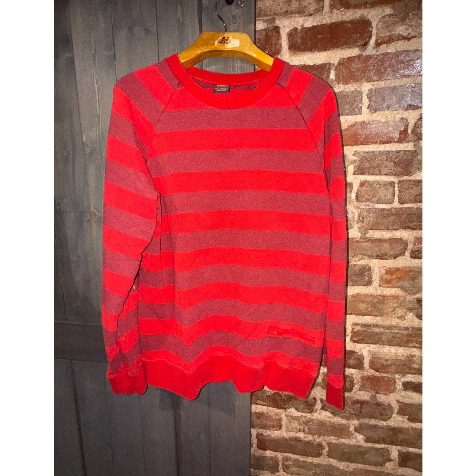 Nike Nike 6.0 Red Striped Crew Neck Sweatshirt Men's Sz XL Grunge Size US XL / EU 56 / 4 - 4 Thumbnail