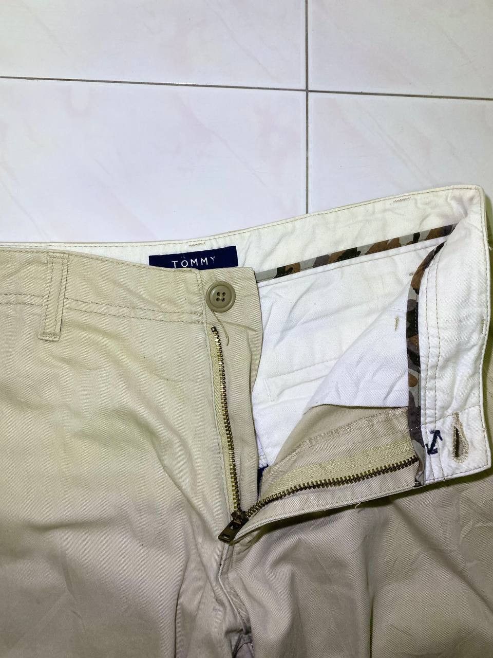Tommy Hilfiger tommy hilfiger big logo back pants nice design Size US 32 / EU 48 - 7 Thumbnail