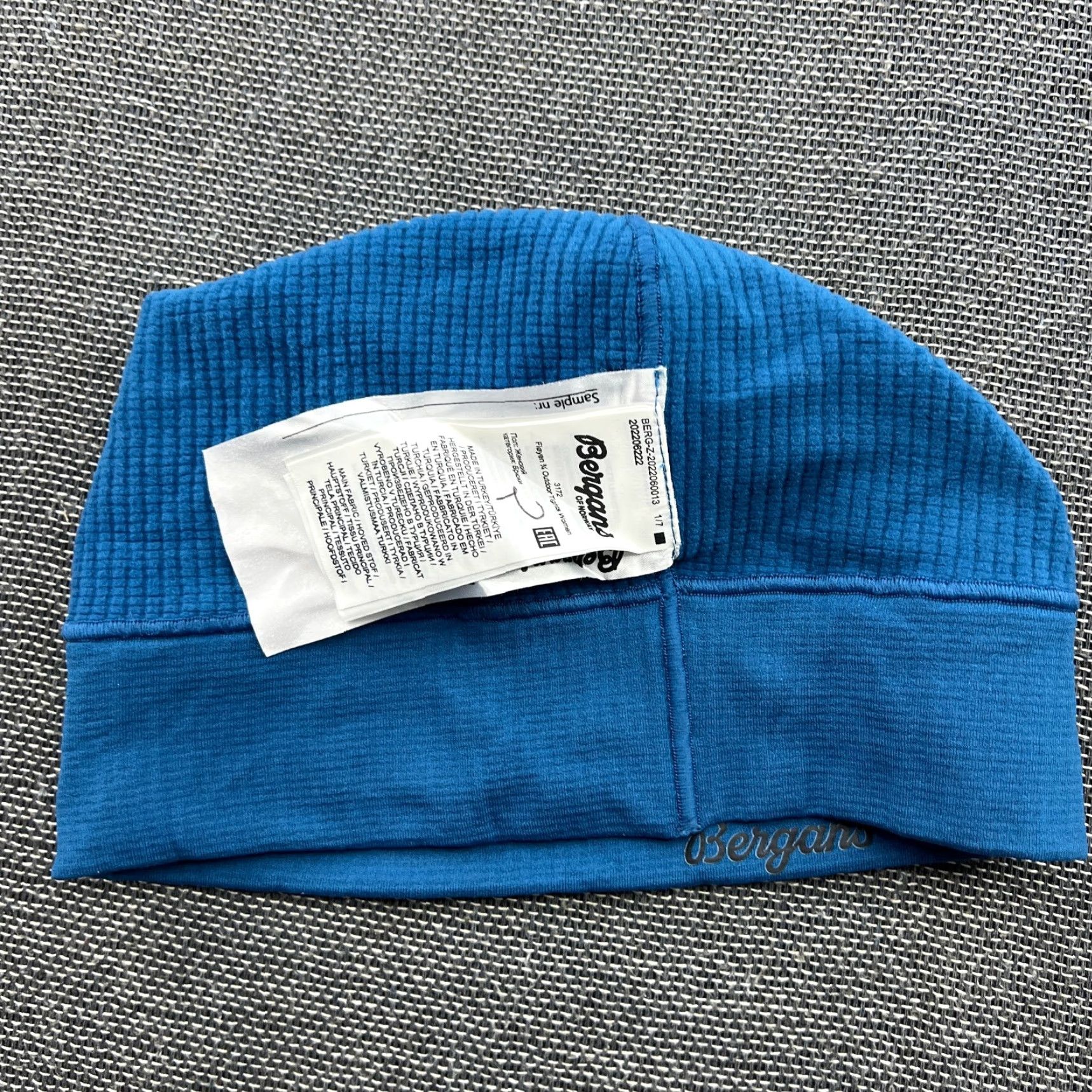 Vintage Bergans of Norway Lightweight Beanie Hat Cap One Size Blue Softshell Stretch Unisex Adults (Beanie) Size ONE SIZE - 4 Thumbnail