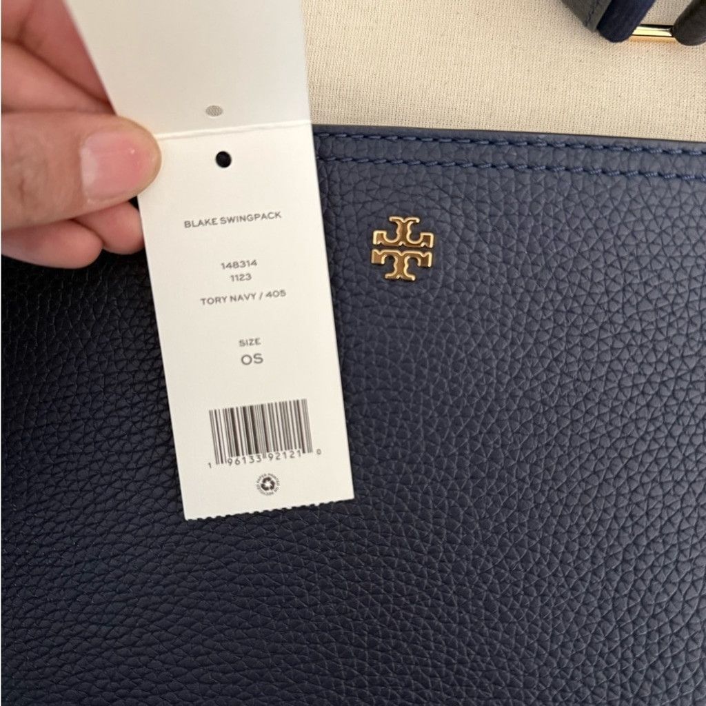 Tory Burch New Tory Burch BLAKE SWINGPACK TORY NAVY Size ONE SIZE - 6 Thumbnail