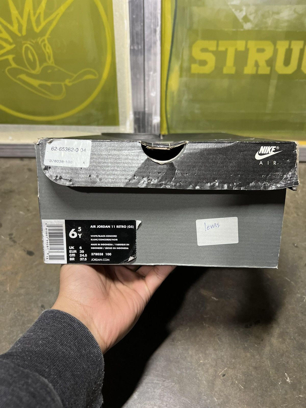 Jordan Brand 2018 Jordan 11 Concord Size 6.5Y Size US 6.5 / IT 36.5 - 10 Thumbnail