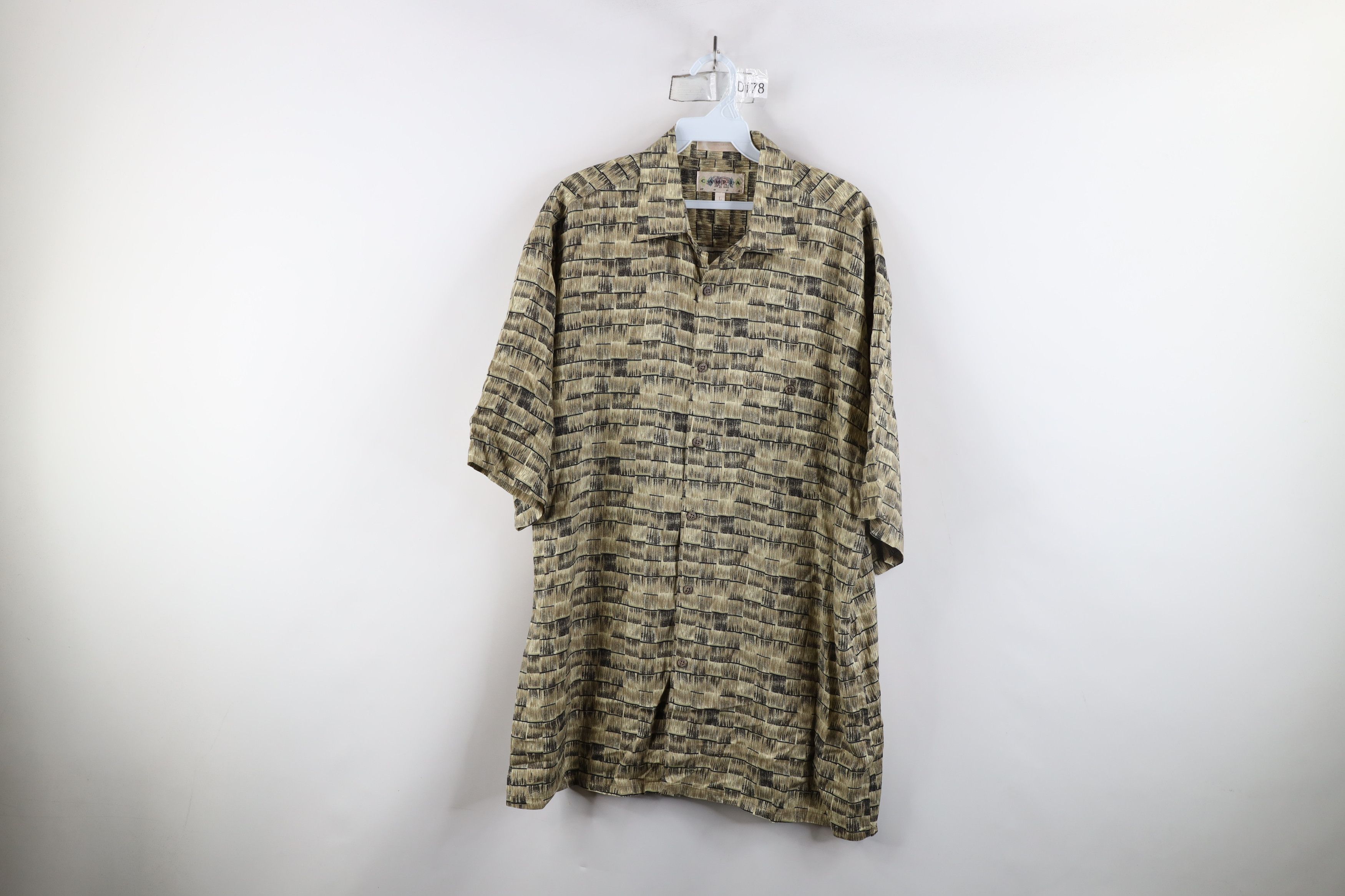 Vintage Vintage 90s Streetwear Short Sleeve Collared Button Shirt Size US L / EU 52-54 / 3 - 1 Thumbnail