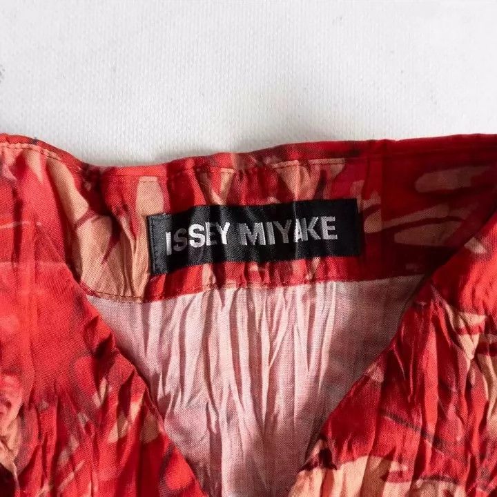 Issey Miyake issey miyake Dragon patterned pleated shirt Size US M / EU 48-50 / 2 - 5 Thumbnail