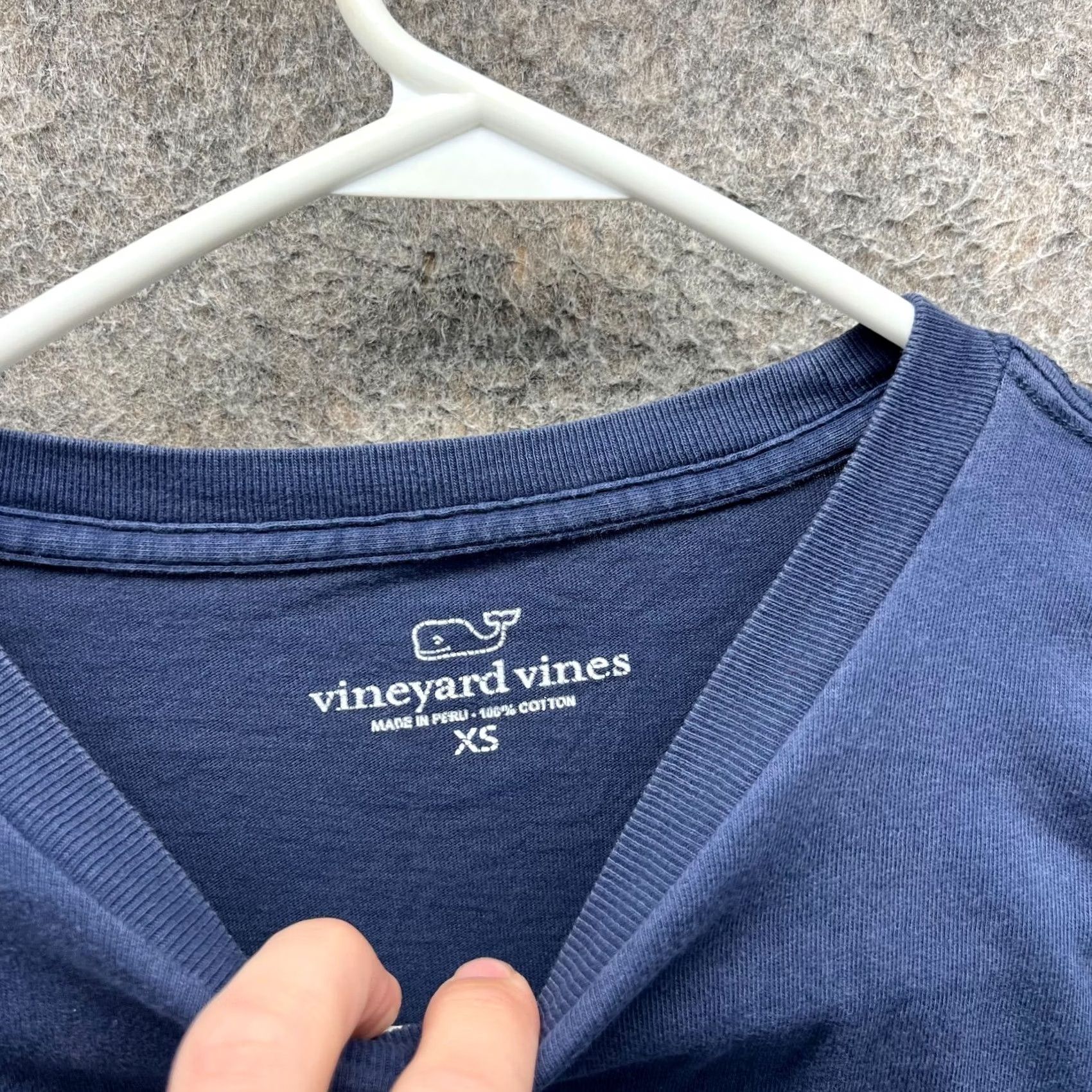 Vineyard Vines Vineyard Vines Shirt Mens XS Navy Long Sleeve Pocket Graphic Big Whale Print Tee Size US XS / EU 42 / 0 - 6 Thumbnail