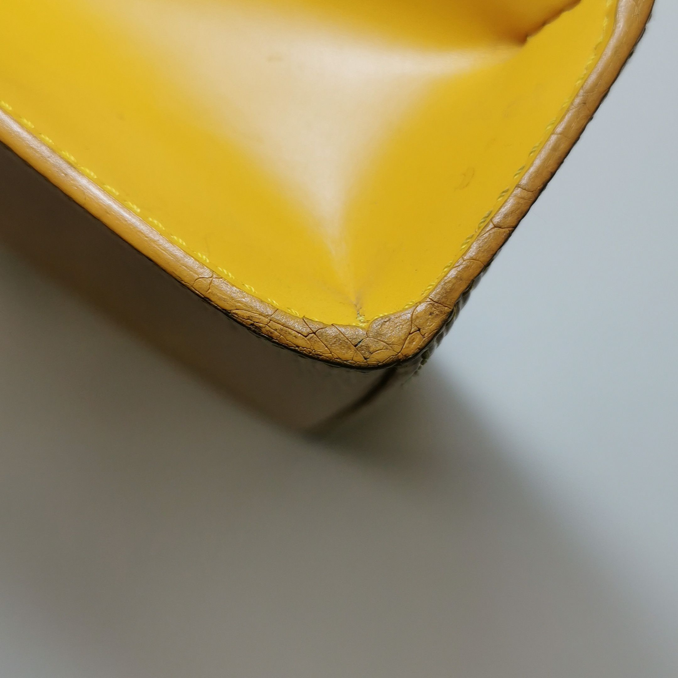 Louis Vuitton Louis Vuitton (LV) Malesherbes cowhide solid color water ri Size ONE SIZE - 9 Thumbnail
