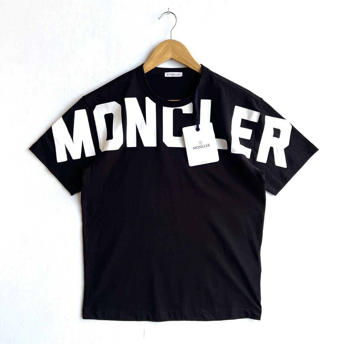 MONCLER｜ (8C00029 89A17 001) Moncler MONCLER Men T-Shirts 89A17 8C000 29 001 WHITE | Grailed