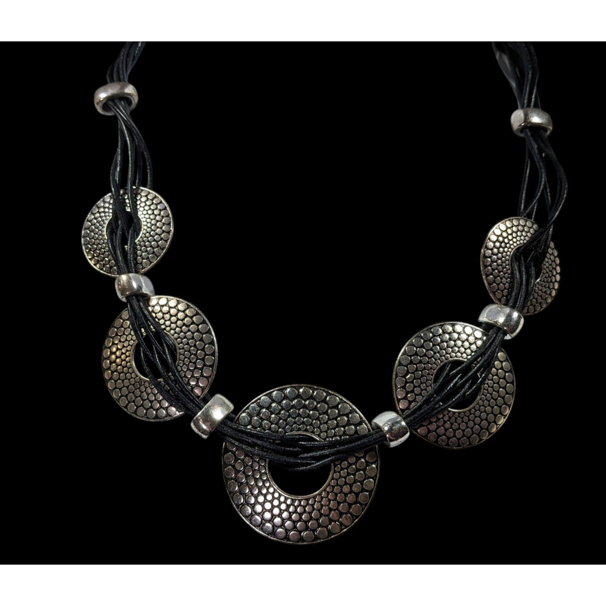Other St. Thomas Silver Tone Pebble Medallion Statement Necklace Size ONE SIZE - 4 Thumbnail