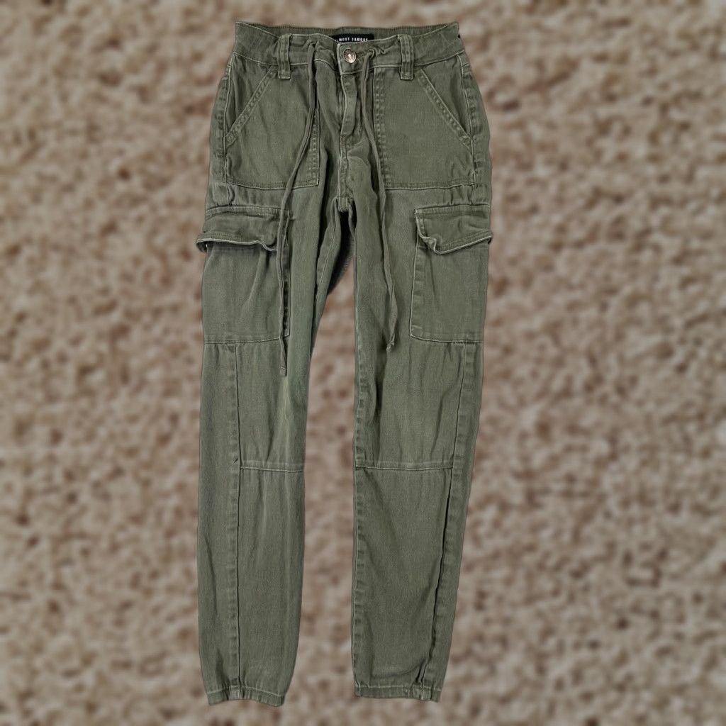 Almost Famous Almost Famous Green Army Cargo Pants Women's 3 Regular Tapered Ankle Zip Cotton Blend 25in Inseam Size 26" / US 2 / IT 38 - 1 Thumbnail
