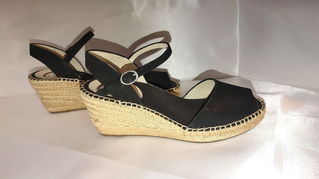 Abercrombie & Fitch abeo Biosystem Danika Sandals Size 7N Size US 7 / IT 37 - 2 Thumbnail