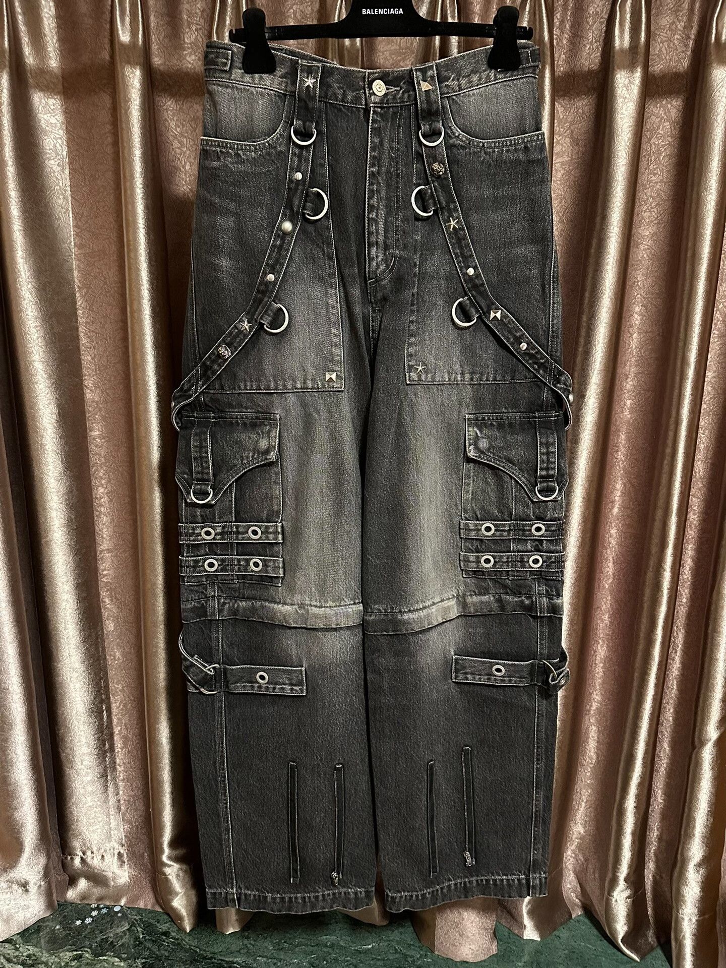 Balenciaga Balenciaga Gray Cargo Pants Size US 28 / EU 44 - 1 Thumbnail