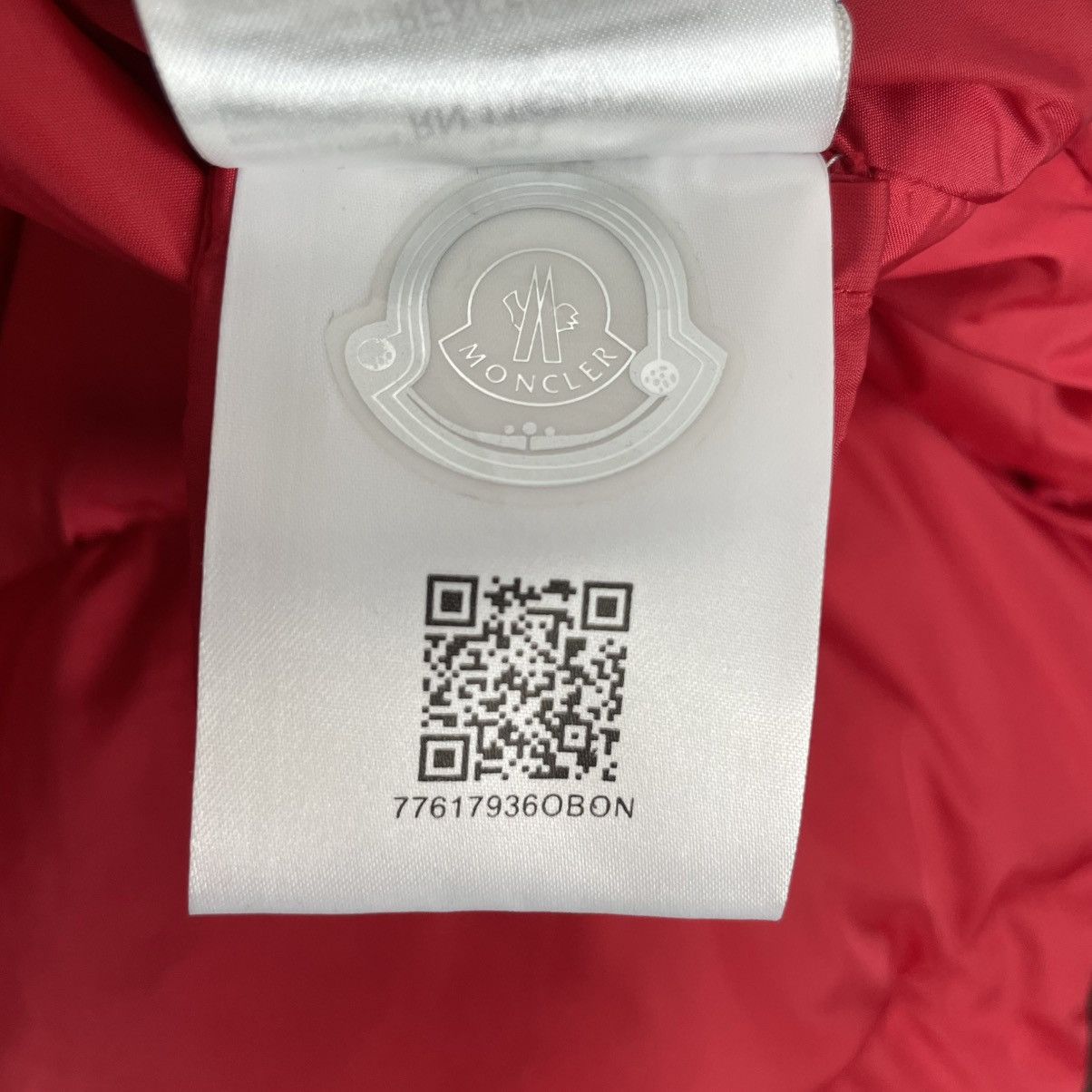 Moncler Moncler MESANGE GIUBBOTTO Women’s Down Jacket Fur size XS Size XS / US 0-2 / IT 36-38 - 15 Thumbnail