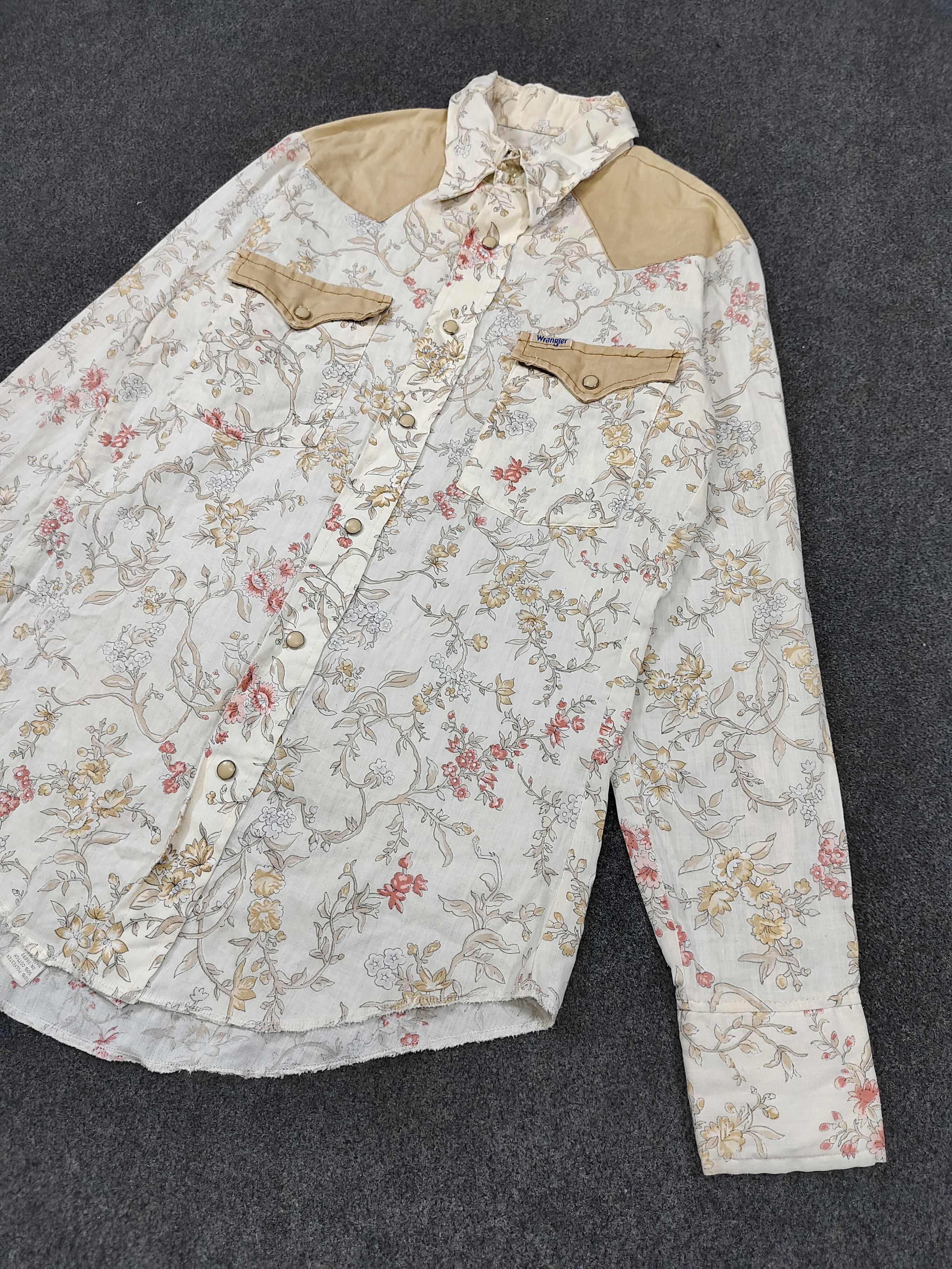 Wrangler 70s Wrangler Permanent Press Floral Western Snap Button Shir Size M / US 6-8 / IT 42-44 - 3 Thumbnail