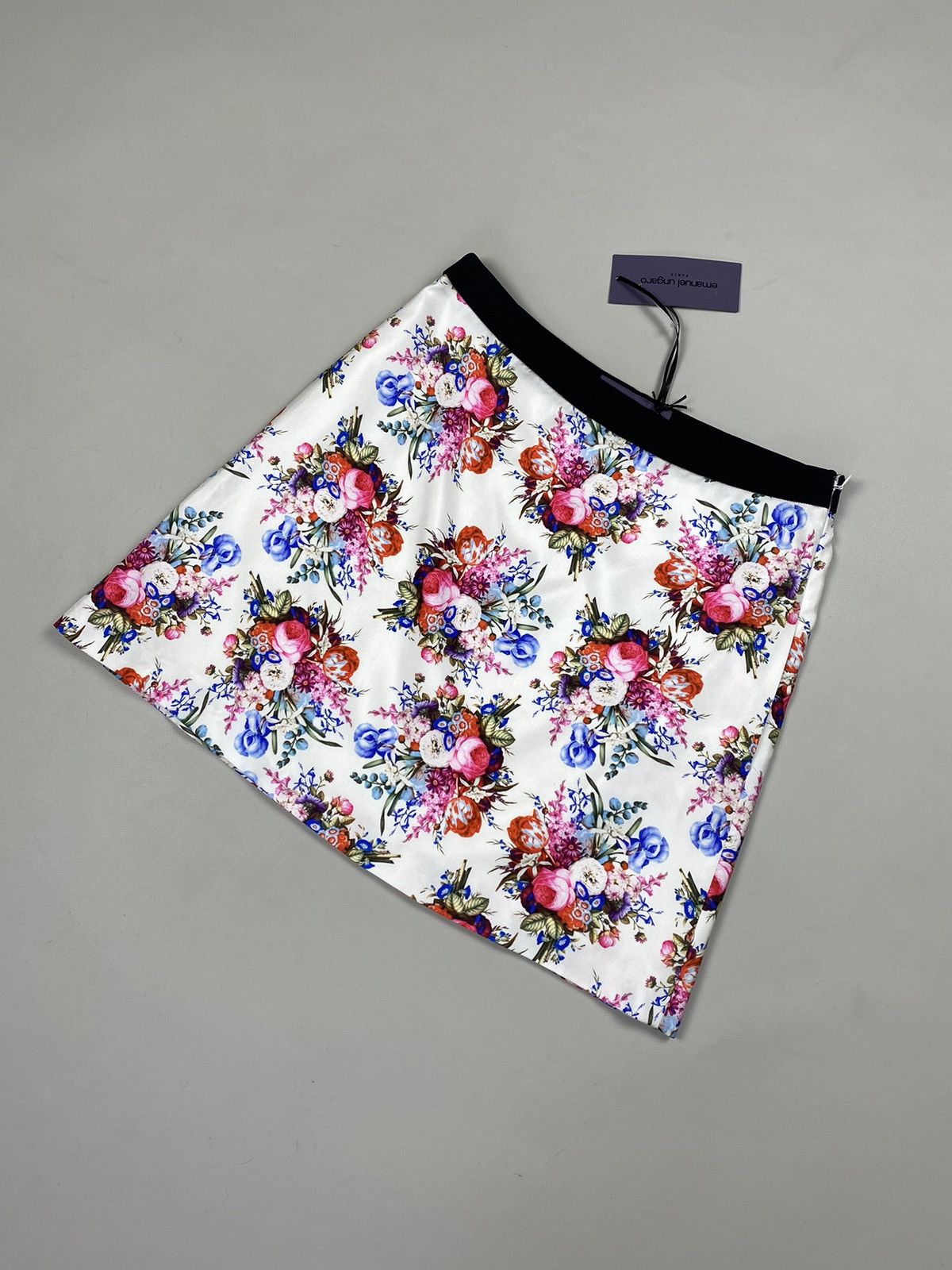 Emanuel Ungaro BNWT! Emanuel Ungaro ladies silk floral patterns skirt Size 28" / US 6 / IT 42 - 6 Thumbnail