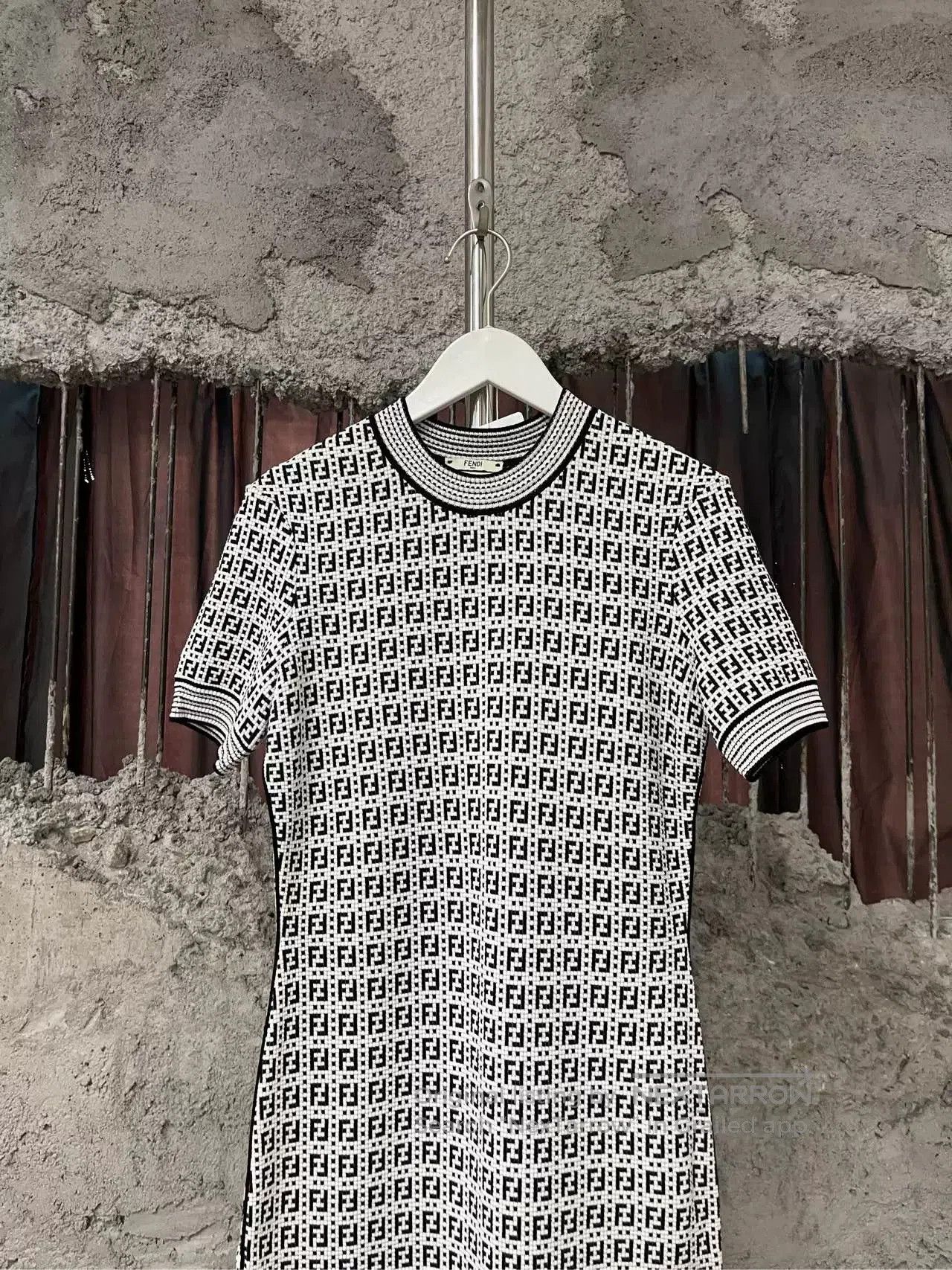 Fendi fendi logo print dress size 42. Size US 26 / EU 42 - 3 Thumbnail