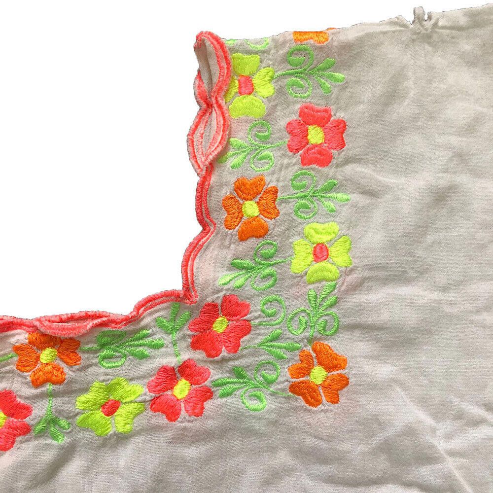 Designer Used White Hand Made Embroidered Floral Blouse S Size S / US 4 / IT 40 - 3 Thumbnail