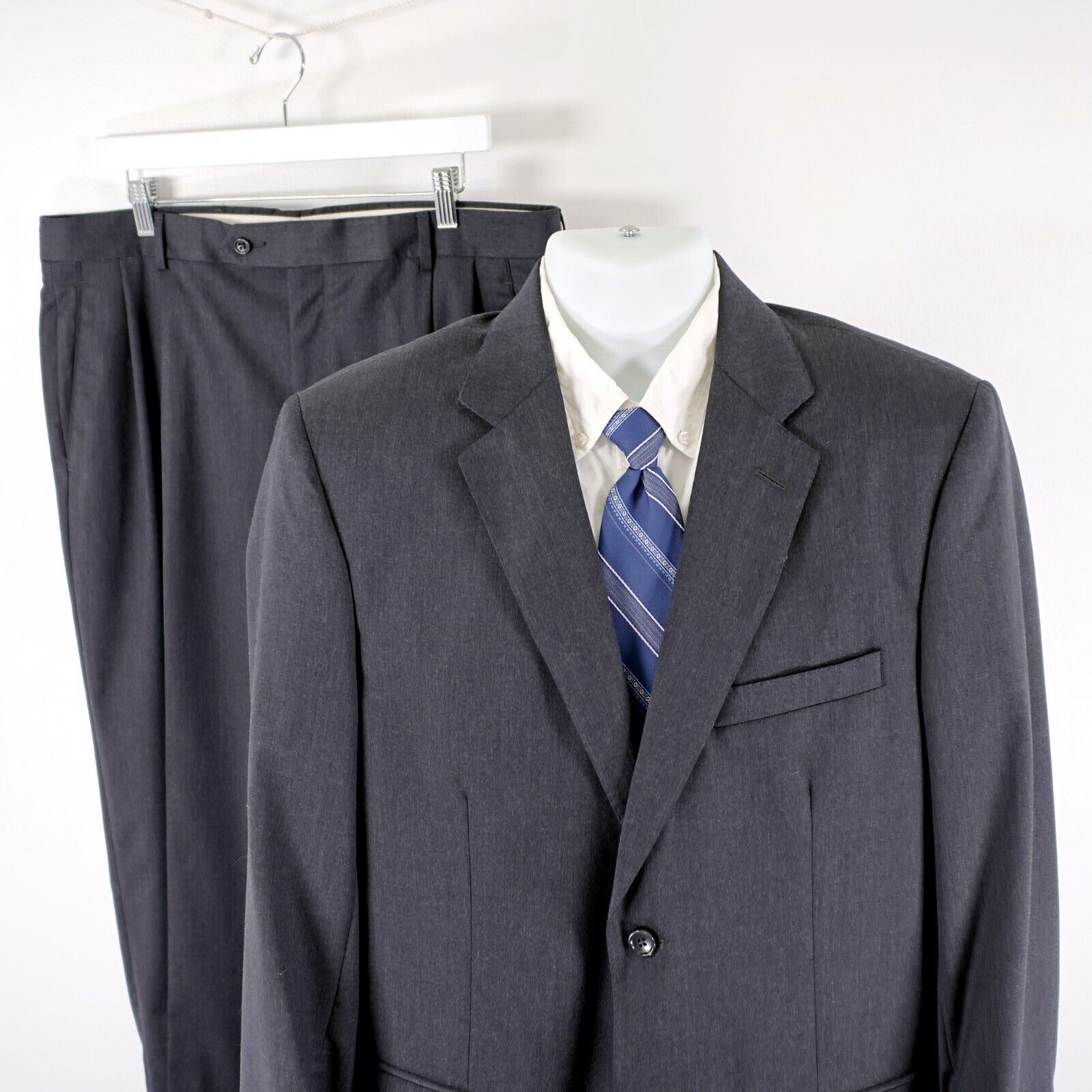 Joseph & Feiss Gold Wool Gray 2 Button 2 Piece Suit 40R 38/3