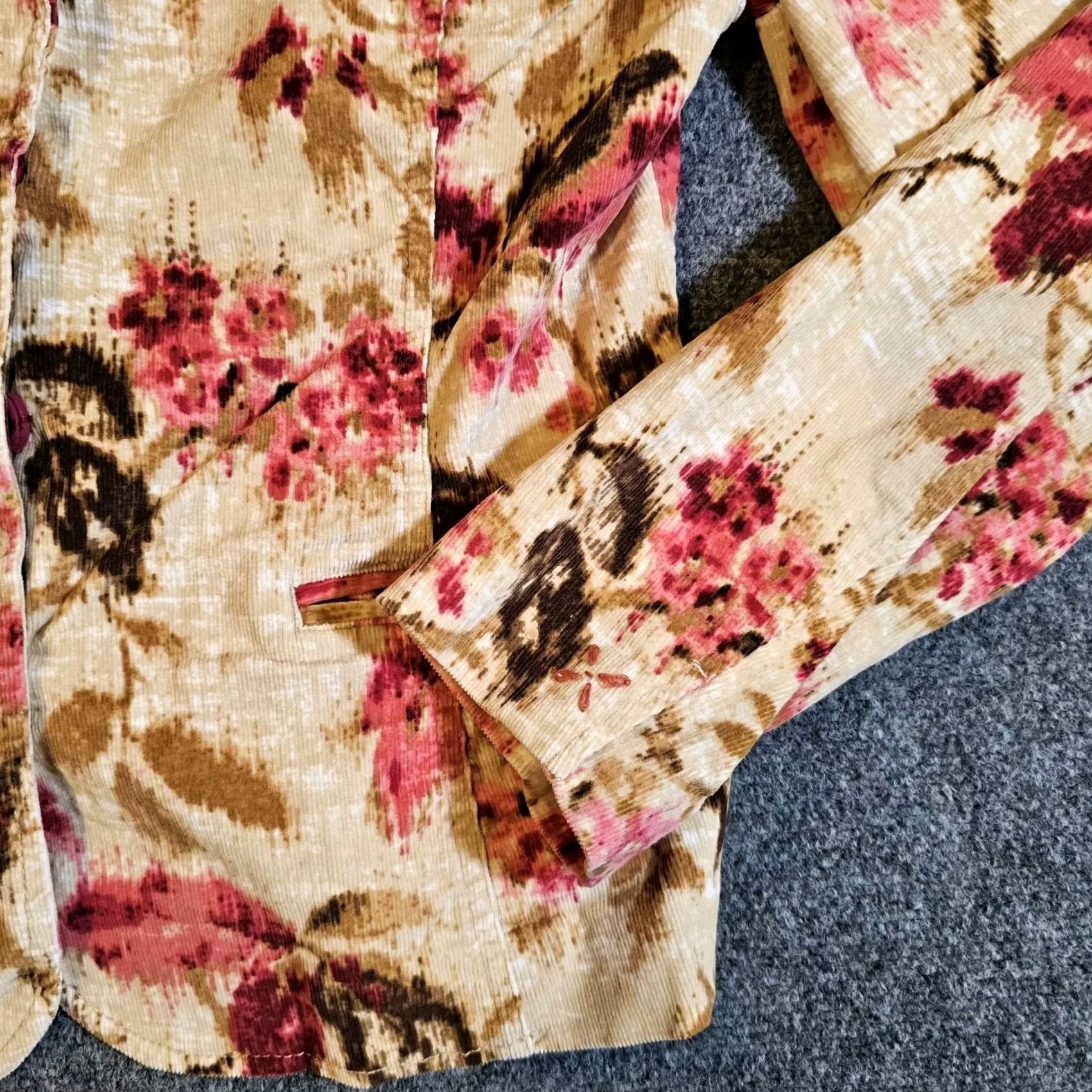 J. Jill VINTAGE J. Jill Blazer Women’s Small Beige Pink Floral Corduroy Snap Button 90s LTD Blazer Jacket Mens? Size S / US 4 / IT 40 - 4 Thumbnail