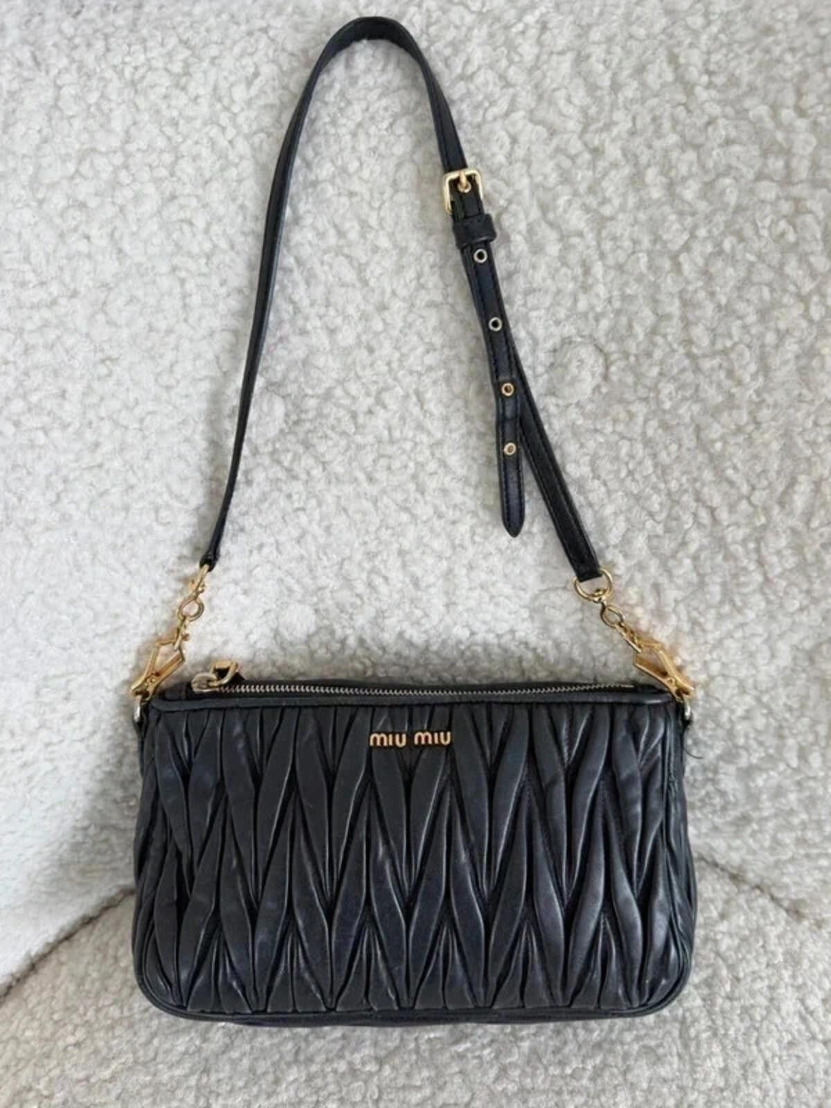 Miu Miu Miu Miu matelassé leather shoulder bag in black Size ONE SIZE - 1 Thumbnail