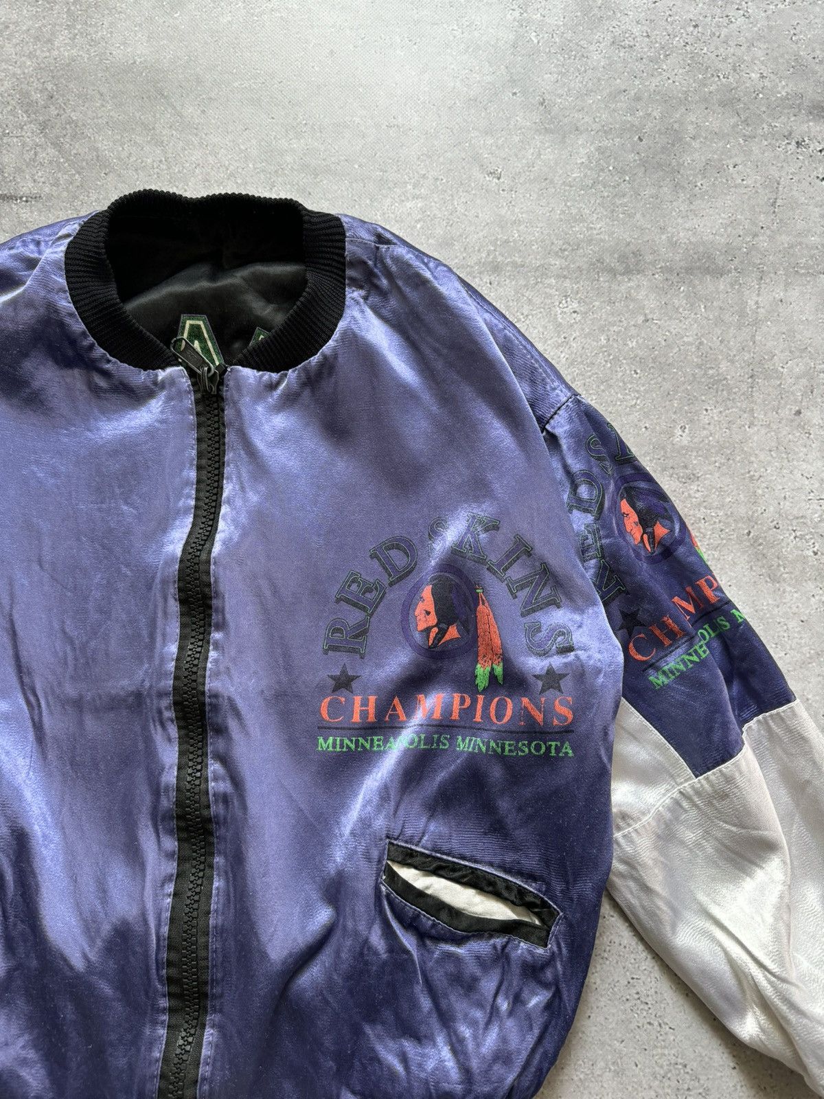 MLB × NFL × Vintage Vintage 90s Atlanta Braves + Red Skins Reversible Bomber Size US S / EU 44-46 / 1 - 10 Thumbnail