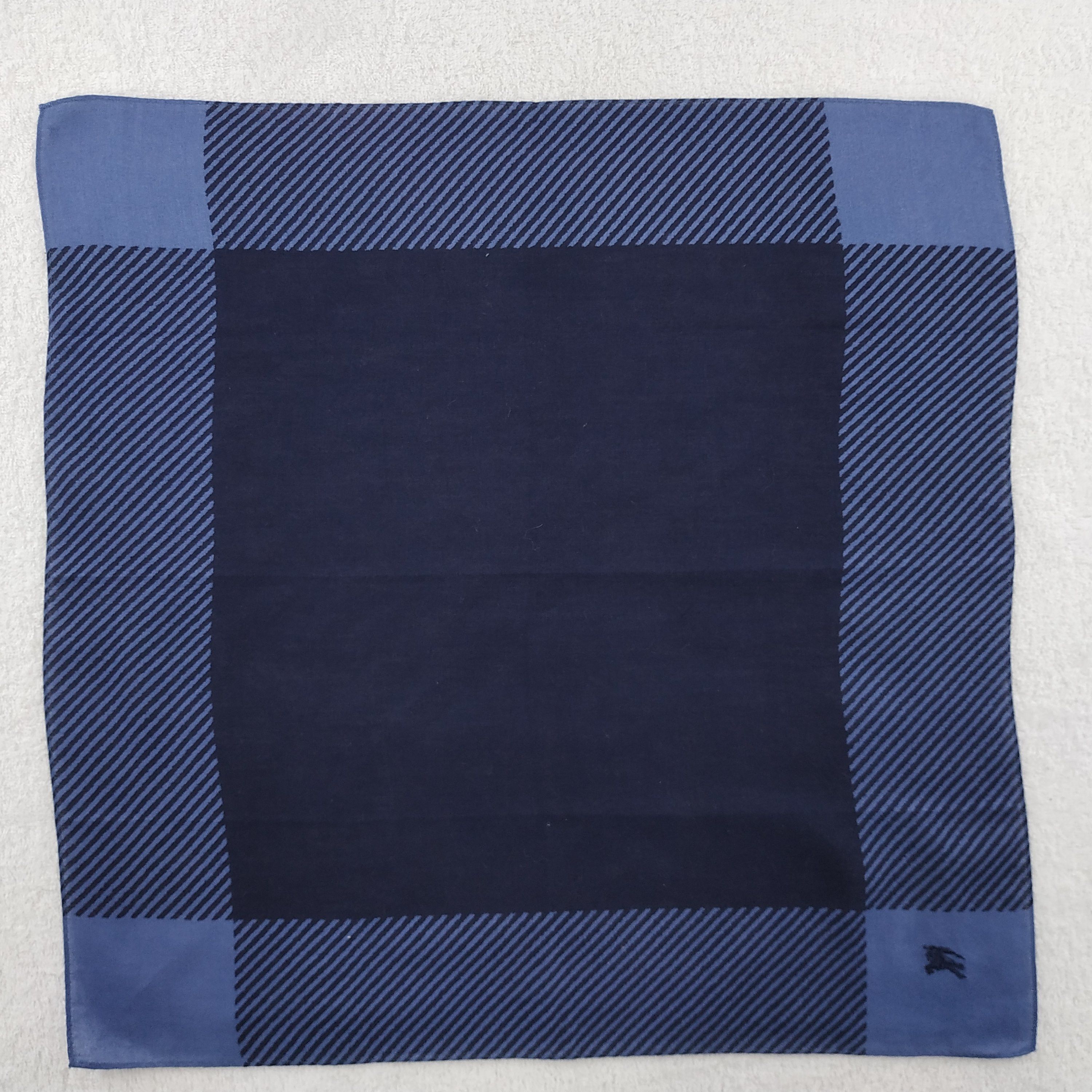 Burberry × Vintage Burberry Bandana / Handkerchief / Neckerchief - S011 Size ONE SIZE - 1 Thumbnail