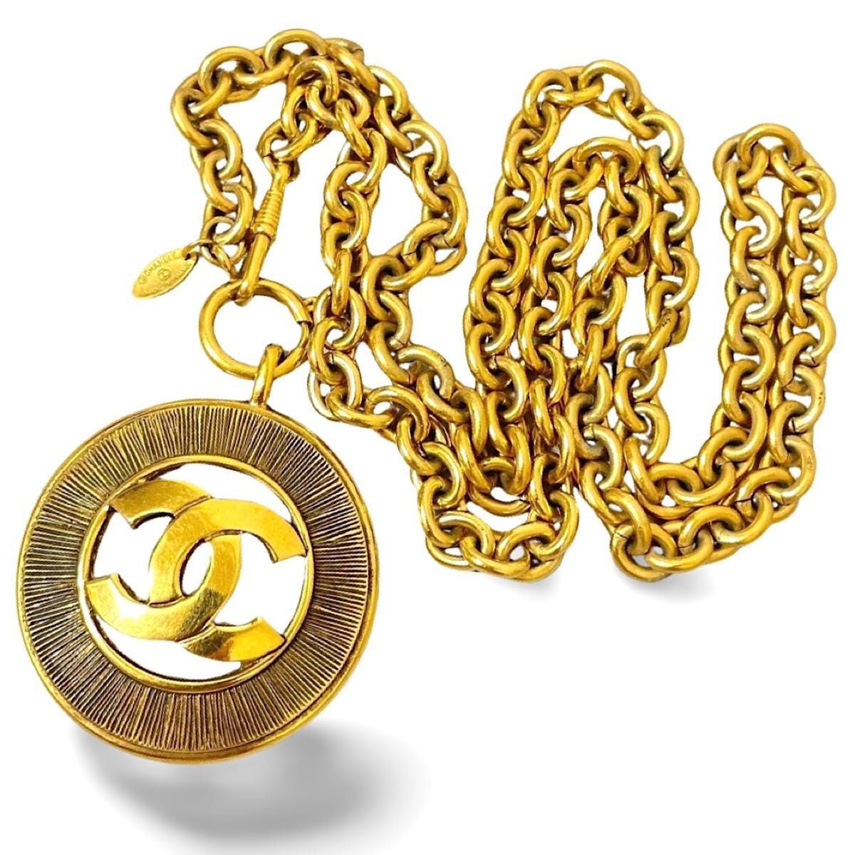 Chanel Vintage CHANEL long necklace with jumbo CC top. Size ONE SIZE - 2 Thumbnail