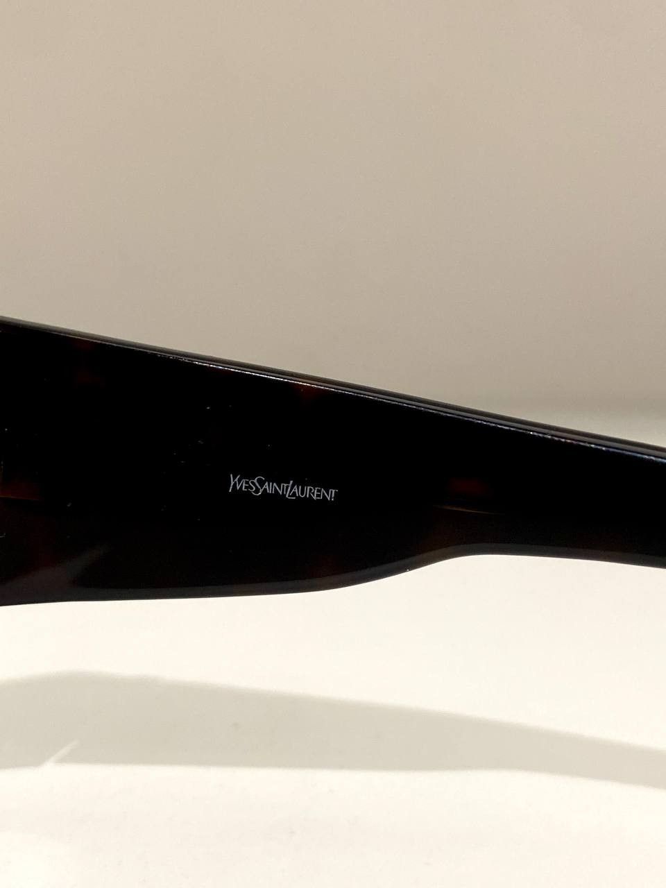 Yves Saint Laurent Yves Saint Laurent YSL Logo Oval Oversized Sunglasses Y2K Size ONE SIZE - 12 Thumbnail