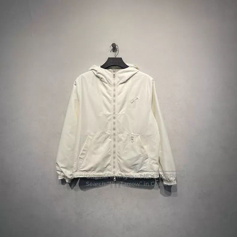 Louis Vuitton Louis Vuitton Full logo hooded reversible jacket Size US M / EU 48-50 / 2 - 1 Thumbnail