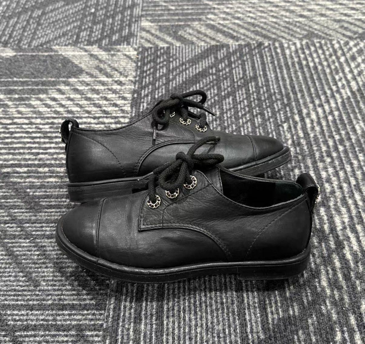Chanel Chanel Black Leather Loafers J42 Size US 5 / IT 35 - 4 Thumbnail