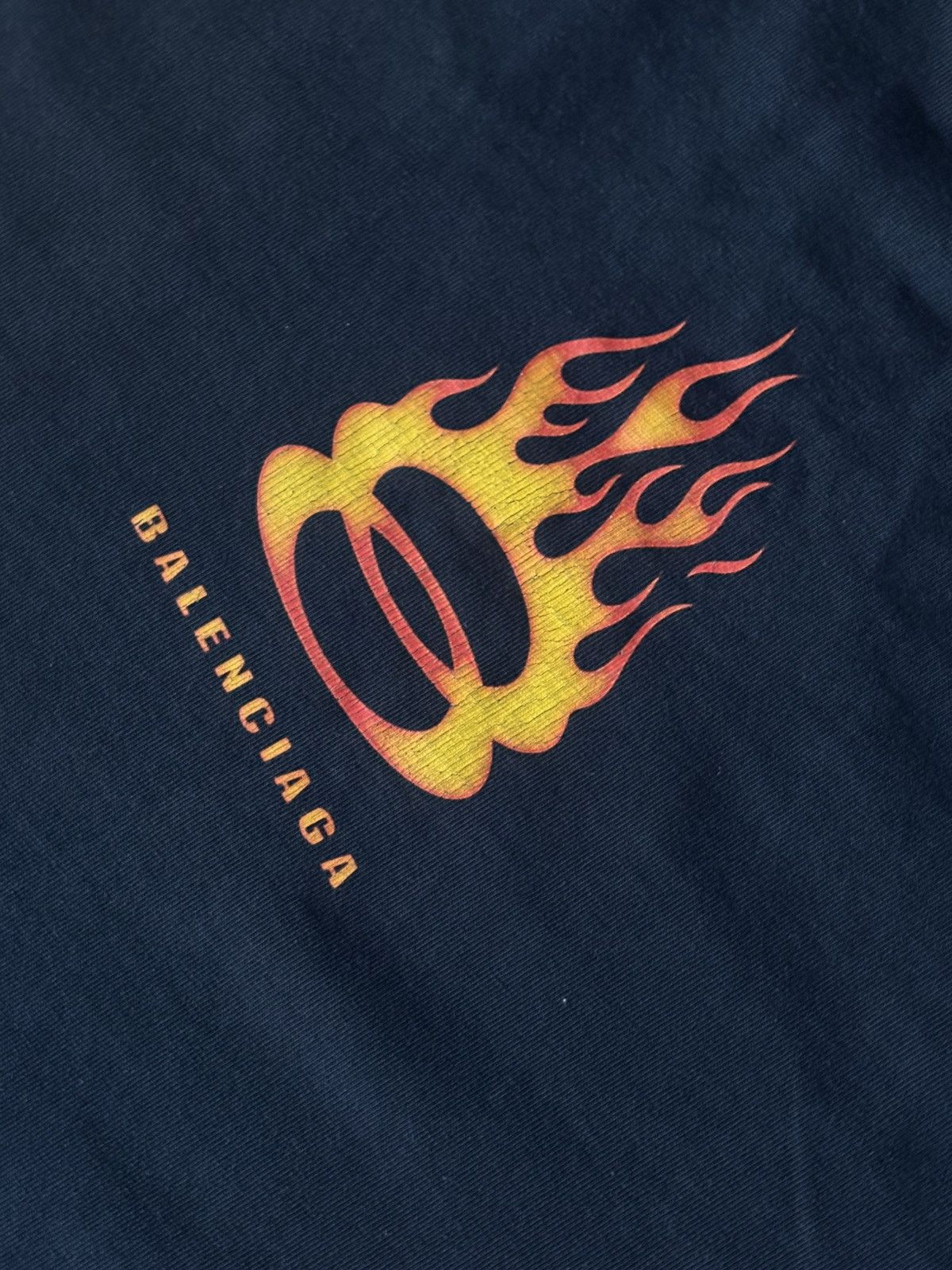Balenciaga Balenciaga flame unity tshirt Size US L / EU 52-54 / 3 - 3 Thumbnail