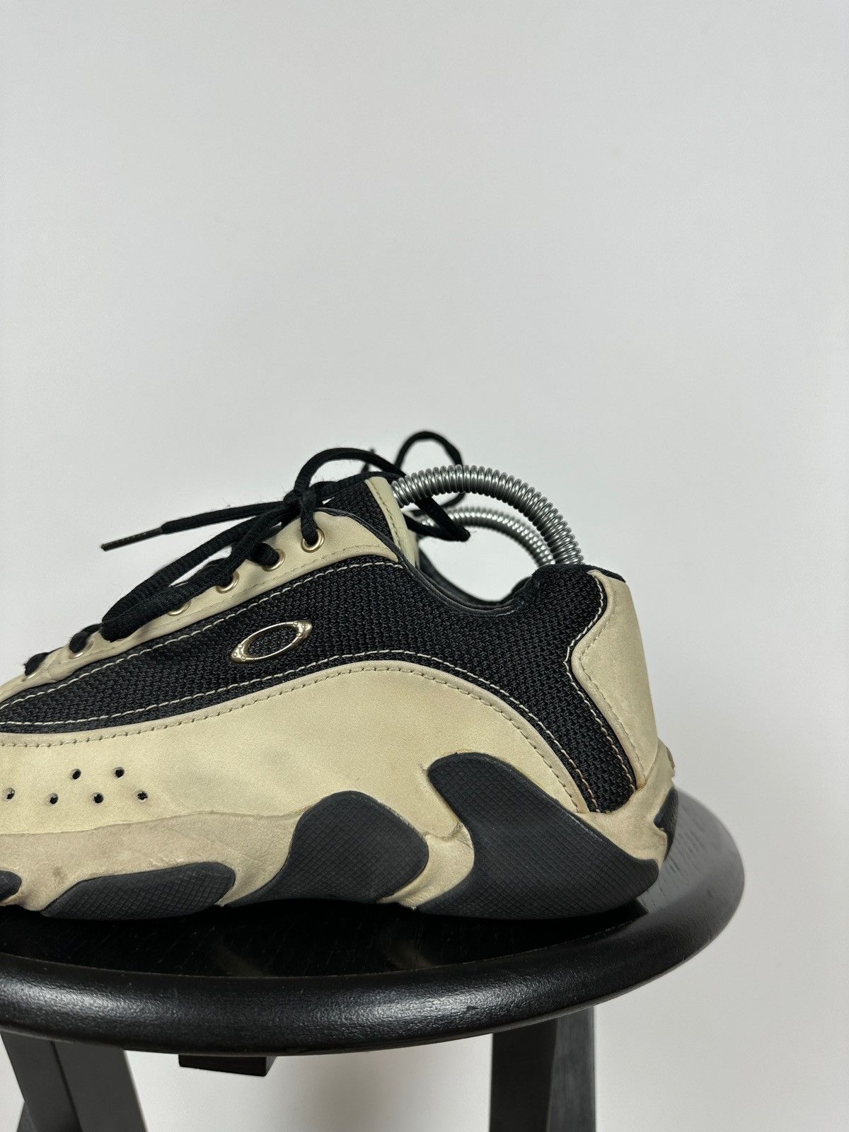 Oakley 00s Vintage Oakley Beige/Black Leather Low Top Sneakers Size US 6.5 / EU 39-40 - 16 Thumbnail