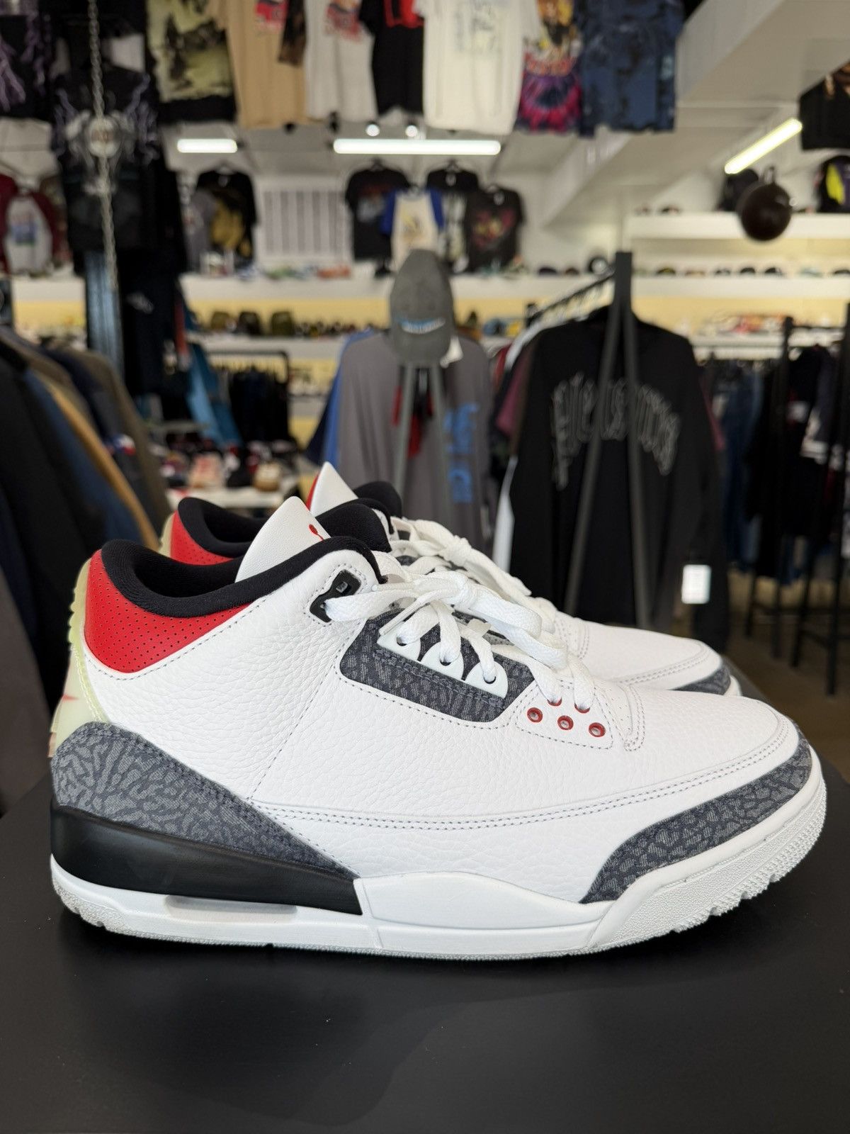 Jordan Brand Air Jordan 3 Fire Red Denim Size 10.5 (2020) Size US 10.5 / EU 43-44 - 6 Thumbnail