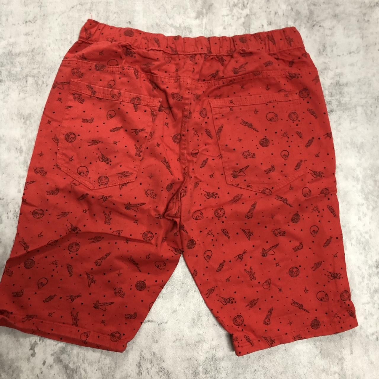 Other Croppt red and black shorts #skater Size US 32 / EU 48 - 4 Thumbnail
