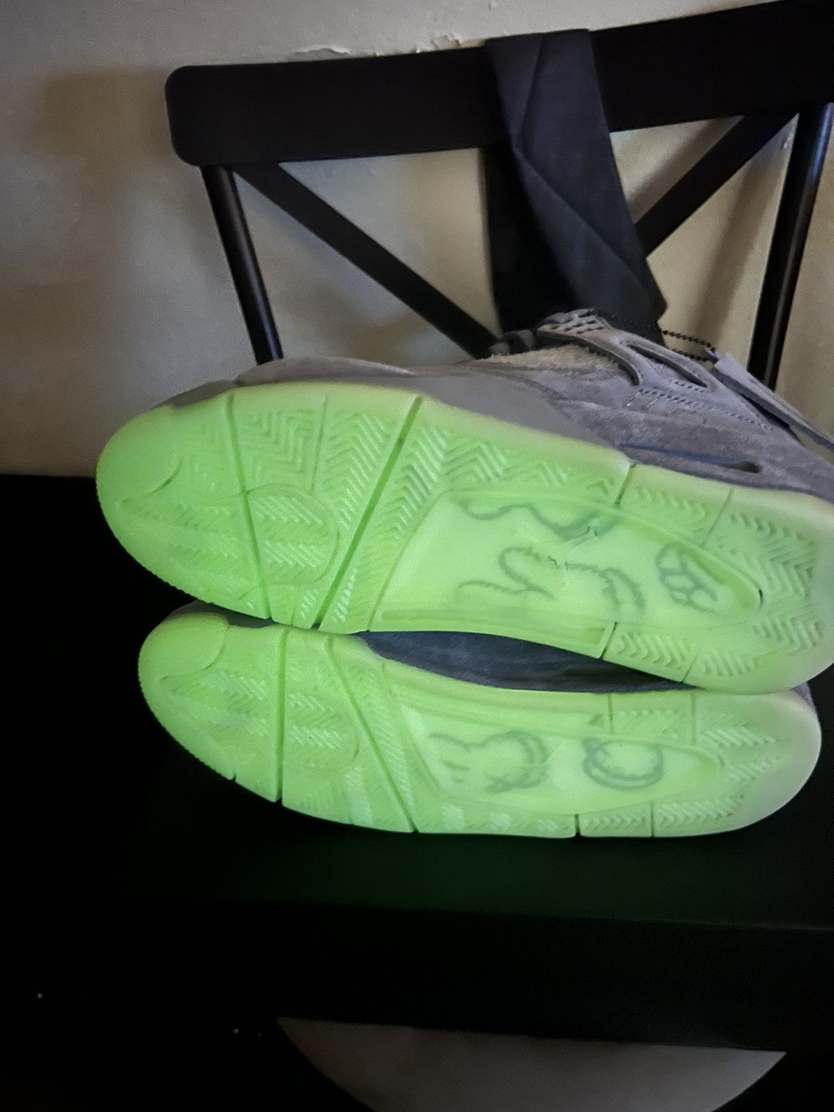 Jordan Brand × Kaws Air Jordan 4 retro KAWS Size US 8 / EU 41 - 9 Thumbnail