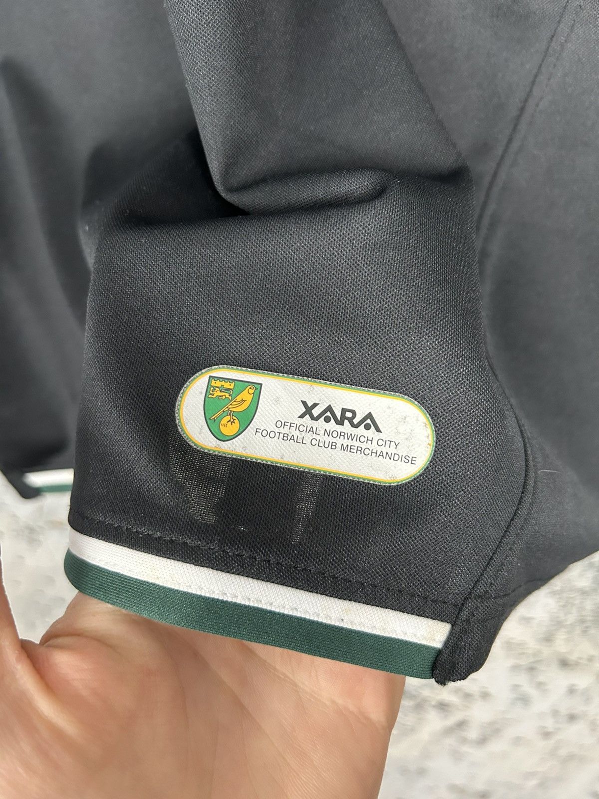 Vintage Norwich City Xara Soccer Jersey Sportswear Football Rare Size US XL / EU 56 / 4 - 5 Thumbnail