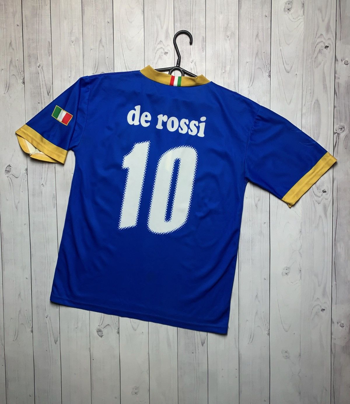 Vintage Vintage very rare italia tee de Rossi size XL blue Size US XL / EU 56 / 4 - 1 Thumbnail