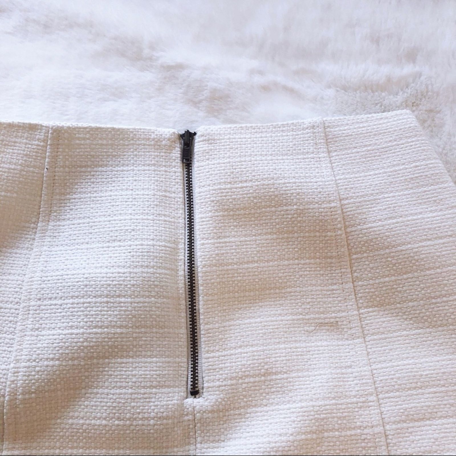 Loft LOFT White Mini Pencil Zip Skirt Size 27" / US 4 / IT 40 - 9 Thumbnail