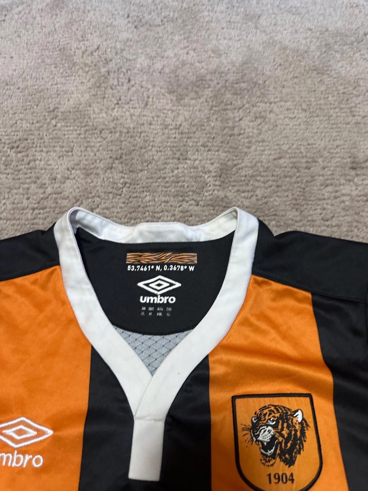 Umbro 2016-2017 Hull City Umbro Home Football Shirt Soccer Jersey Size US XL / EU 56 / 4 - 4 Thumbnail