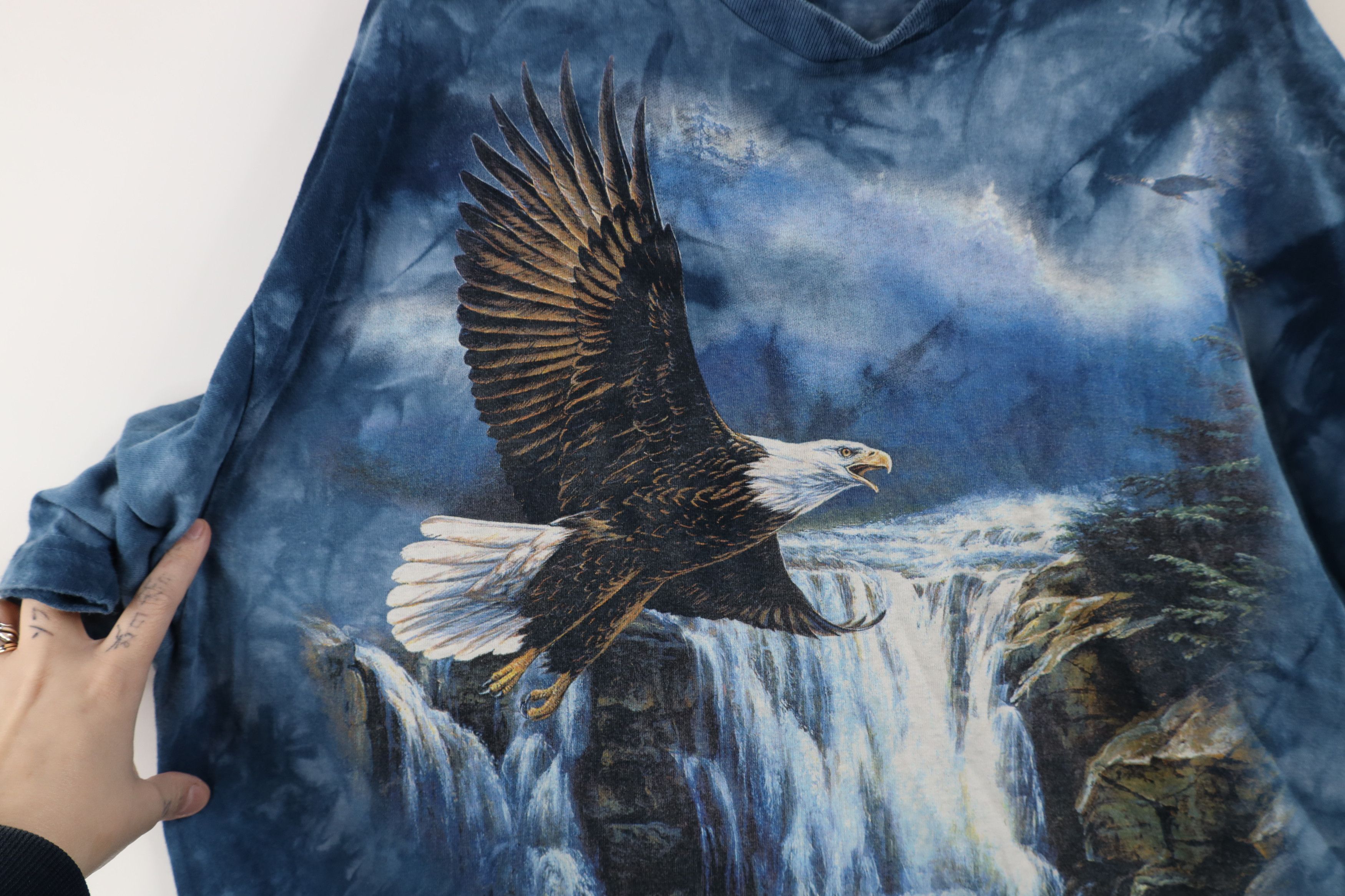 Vintage Vintage Y2K 2000 Streetwear Eagle Acid Wash T-Shirt Blue Size US XXL / EU 58 / 5 - 5 Thumbnail