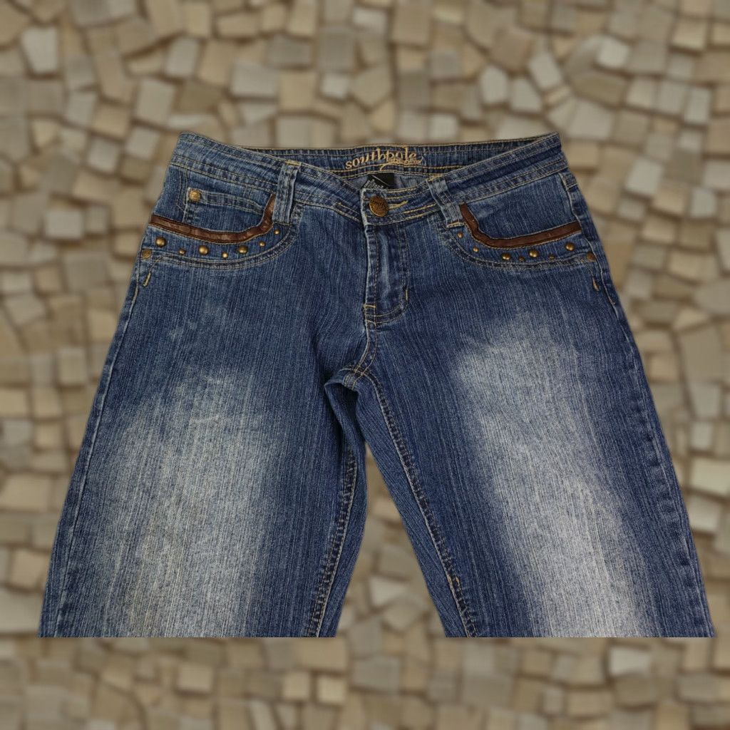 Southpole Juniors Southpole Low Rise Boot Cut Medium Wash Blue Jeans Size 5 28x29 9-013 Size 27" / US 4 / IT 40 - 1 Thumbnail
