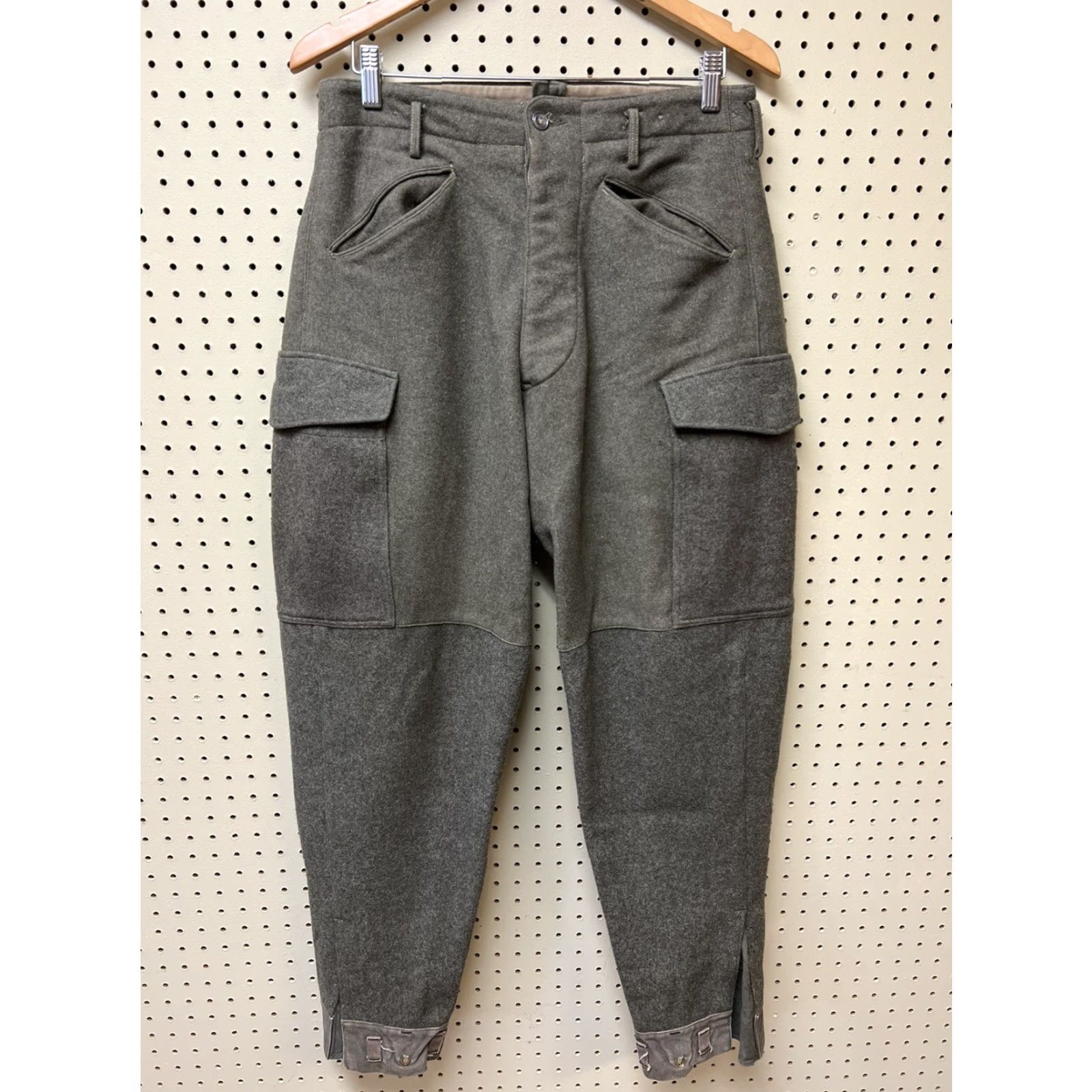 Vintage VINTAGE Swedish Military Wool Cargo Pants 31x32 Men Green 1940s Strap Inseam 32 C48 96 Wool Cargo Style Accessories Straps No Cuff Size US 31 - 2 Thumbnail