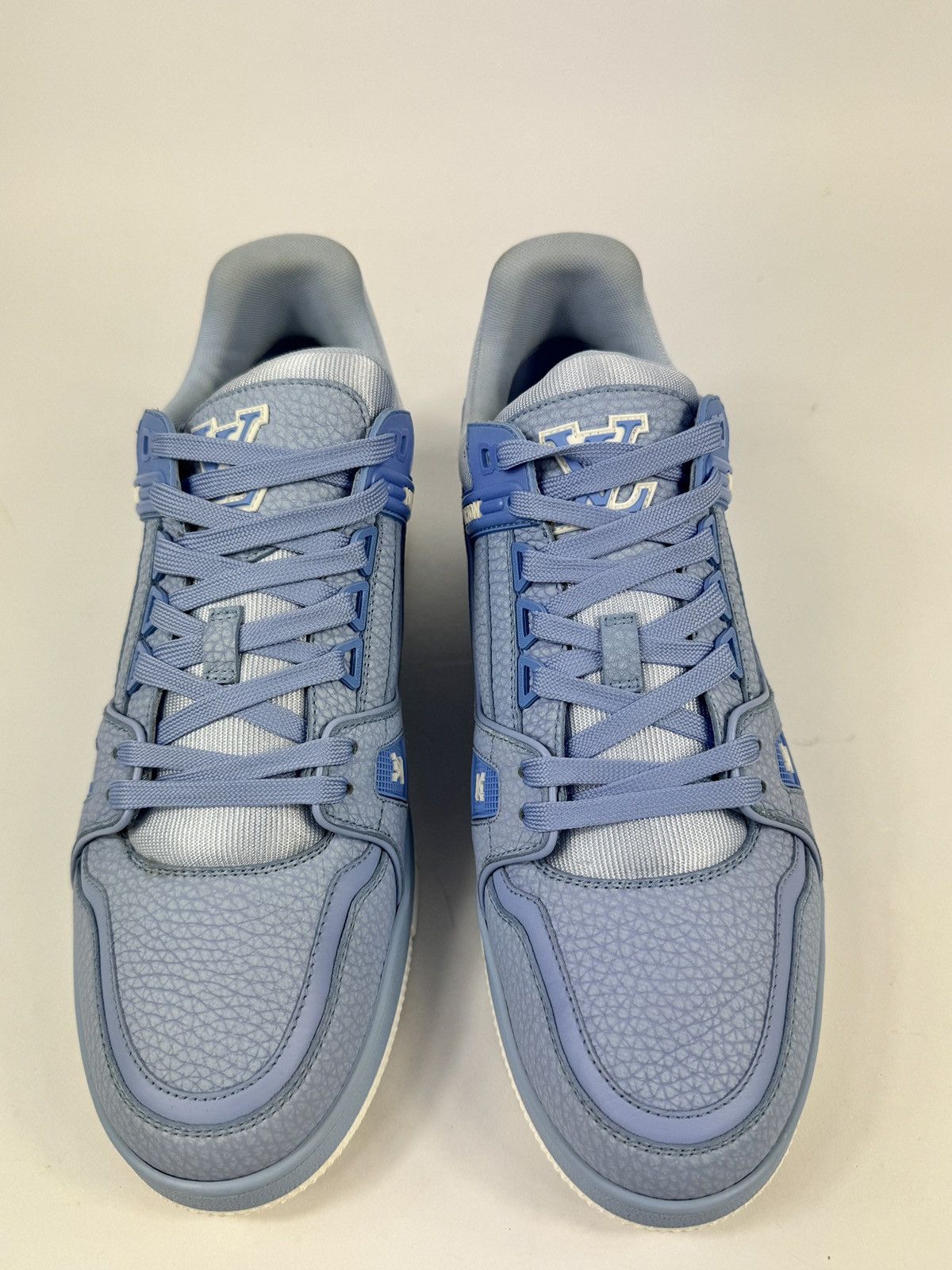 Louis Vuitton CLASSIC LOGO SNEAKERS Size US 11 / EU 44 - 2 Thumbnail