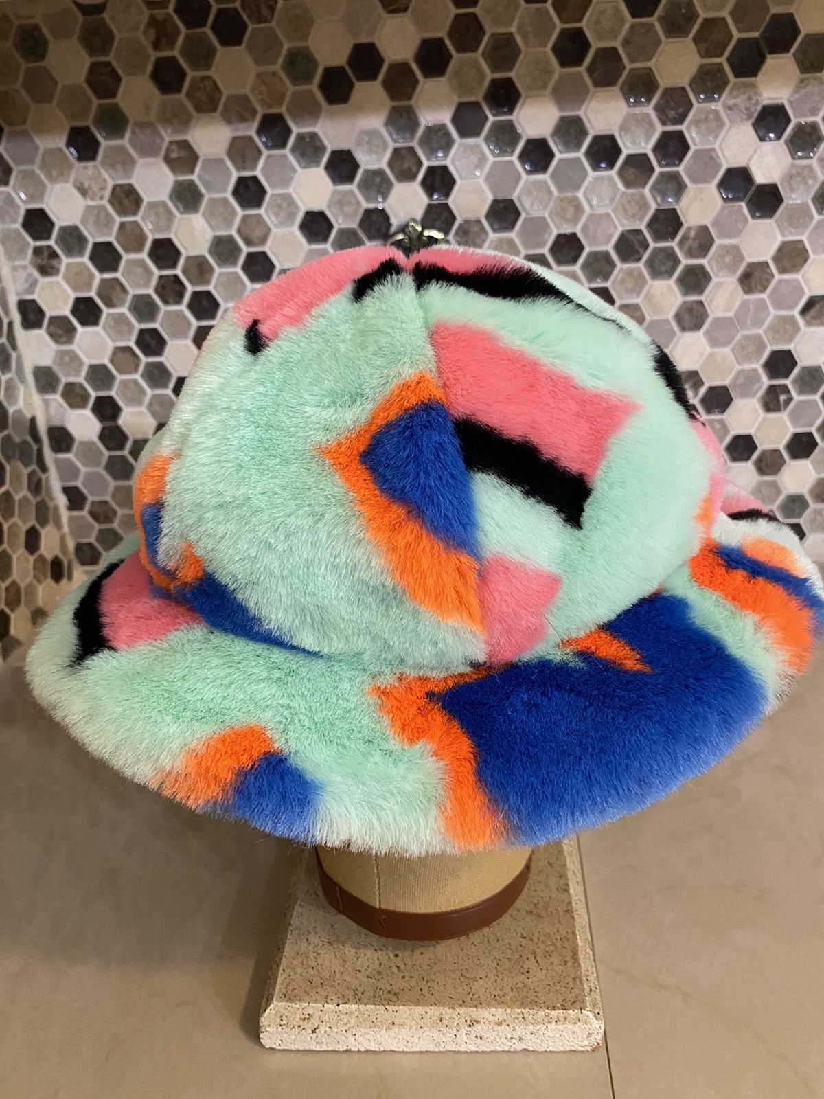 Other Kirin Peggy Gou All-over Logo Faux Fur Bucket Hat Size ONE SIZE - 1 Thumbnail