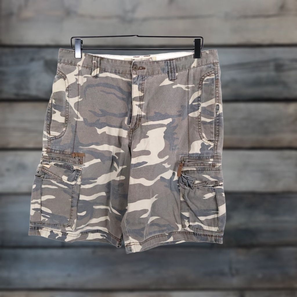 Lee Lee Dungaree Cargo Shorts Men 32 Green Camouflage VTG Y2K 90s Outdoor Punk Pocket Cargo Bibless Classic Denim-ish Cotton Shorts Size US 33 - 1 Thumbnail
